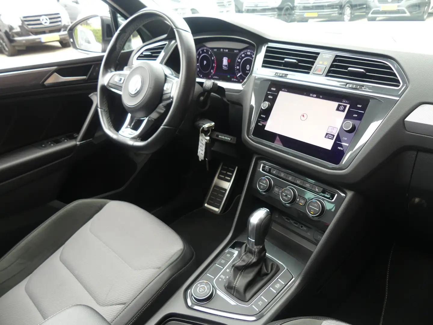 Volkswagen Tiguan 2.0 TSI 4Motion 2 X R-Line / Trekhaak / 31000km!! Gris - 2