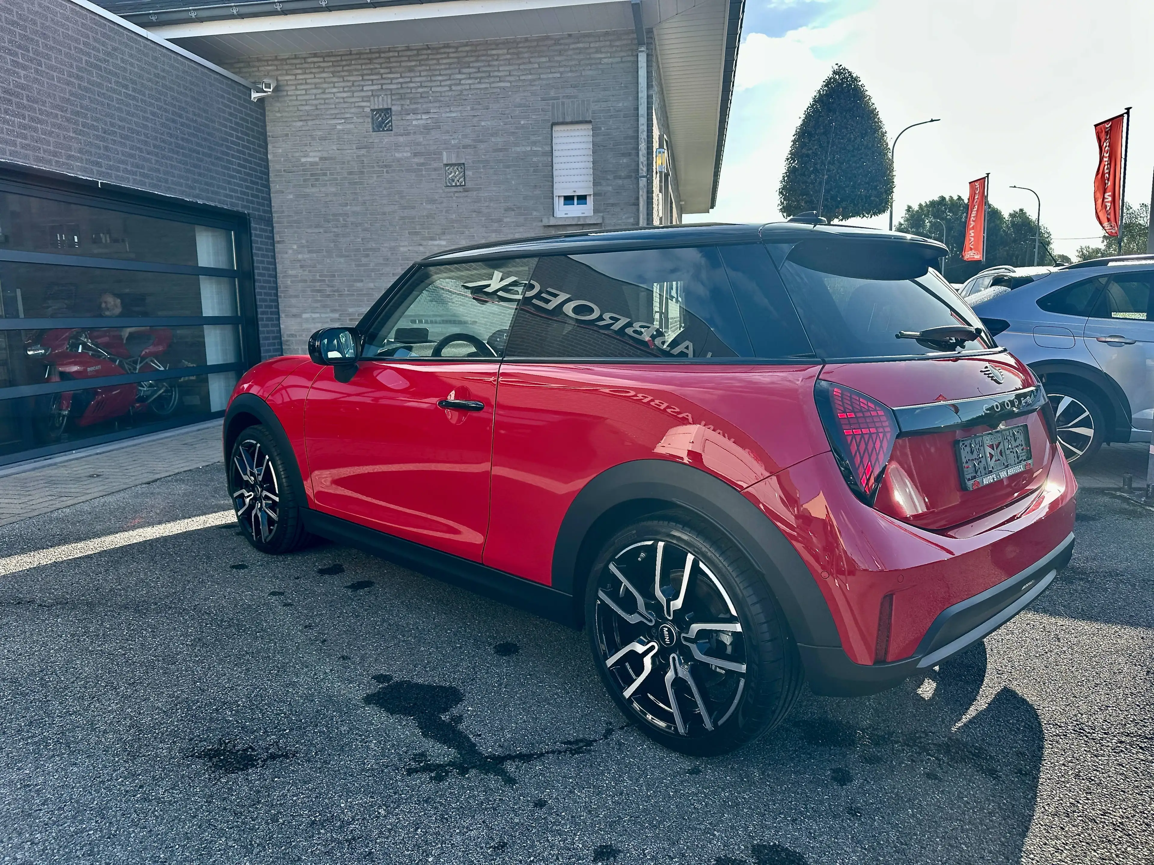 MINI Cooper C Classic Trim Pack L / Panorama Schuifdak & 360° Camera — photo 6