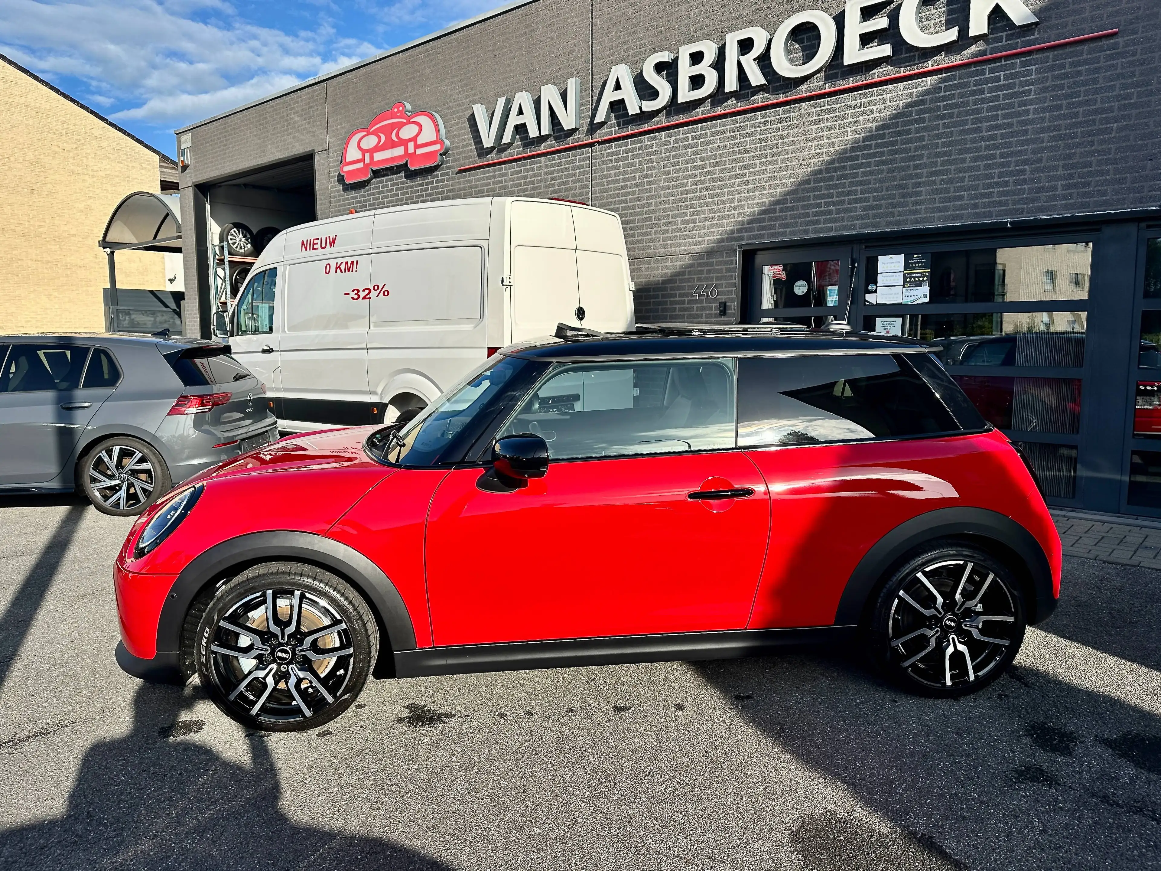 MINI Cooper C Classic Trim Pack L / Panorama Schuifdak & 360° Camera — photo 2