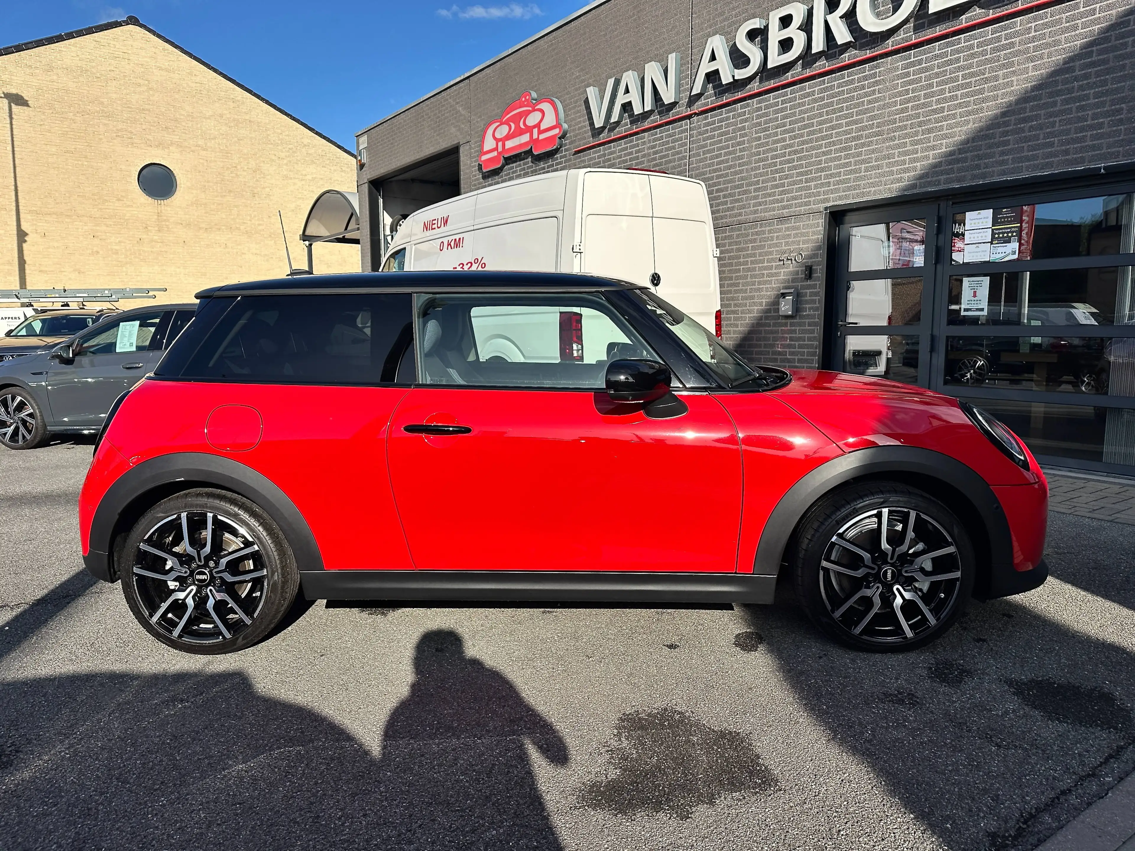 MINI Cooper C Classic Trim Pack L / Panorama Schuifdak & 360° Camera — photo 10