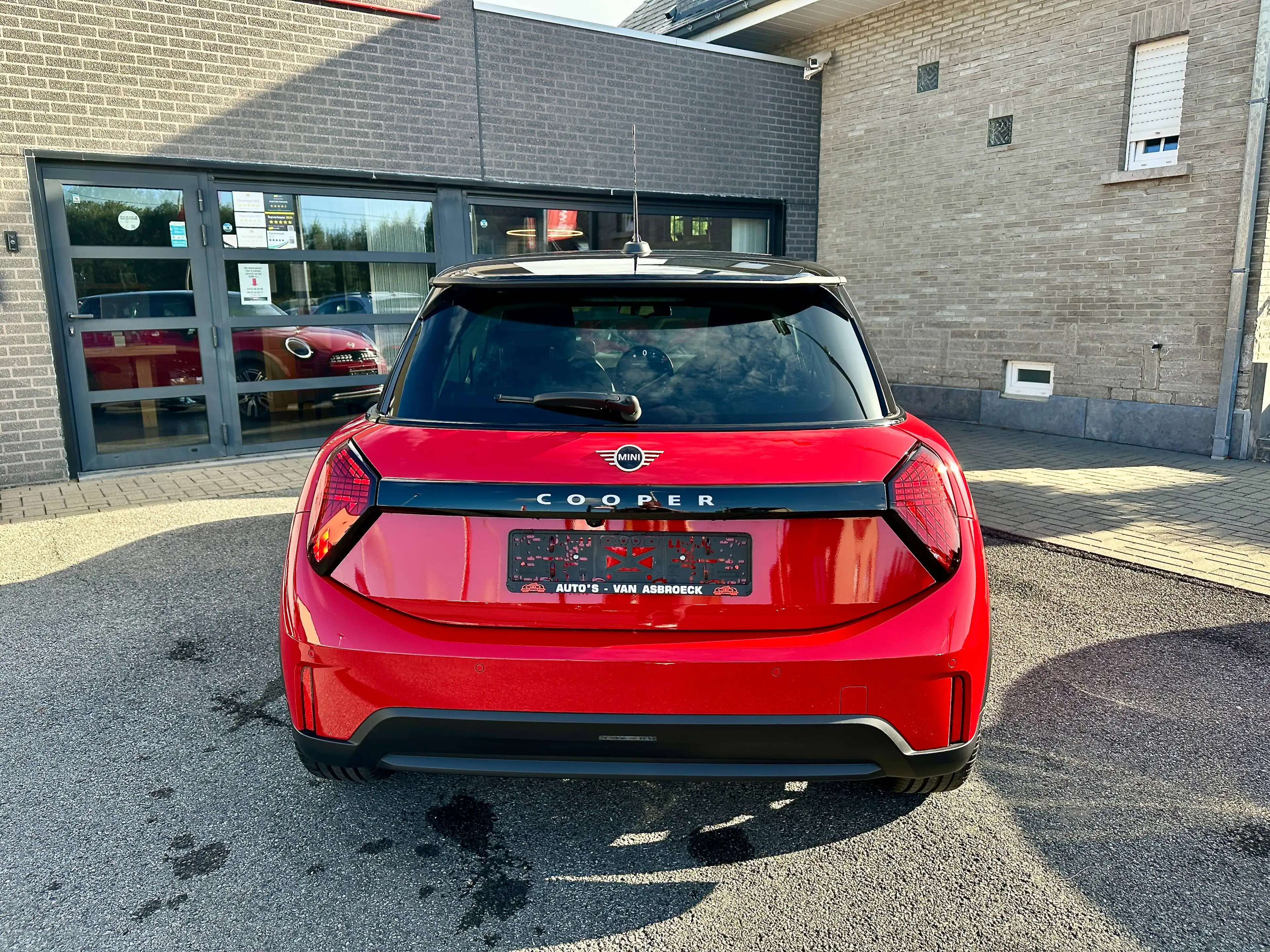 MINI Cooper C Classic Trim Pack L / Panorama Schuifdak & 360° Camera — photo 5