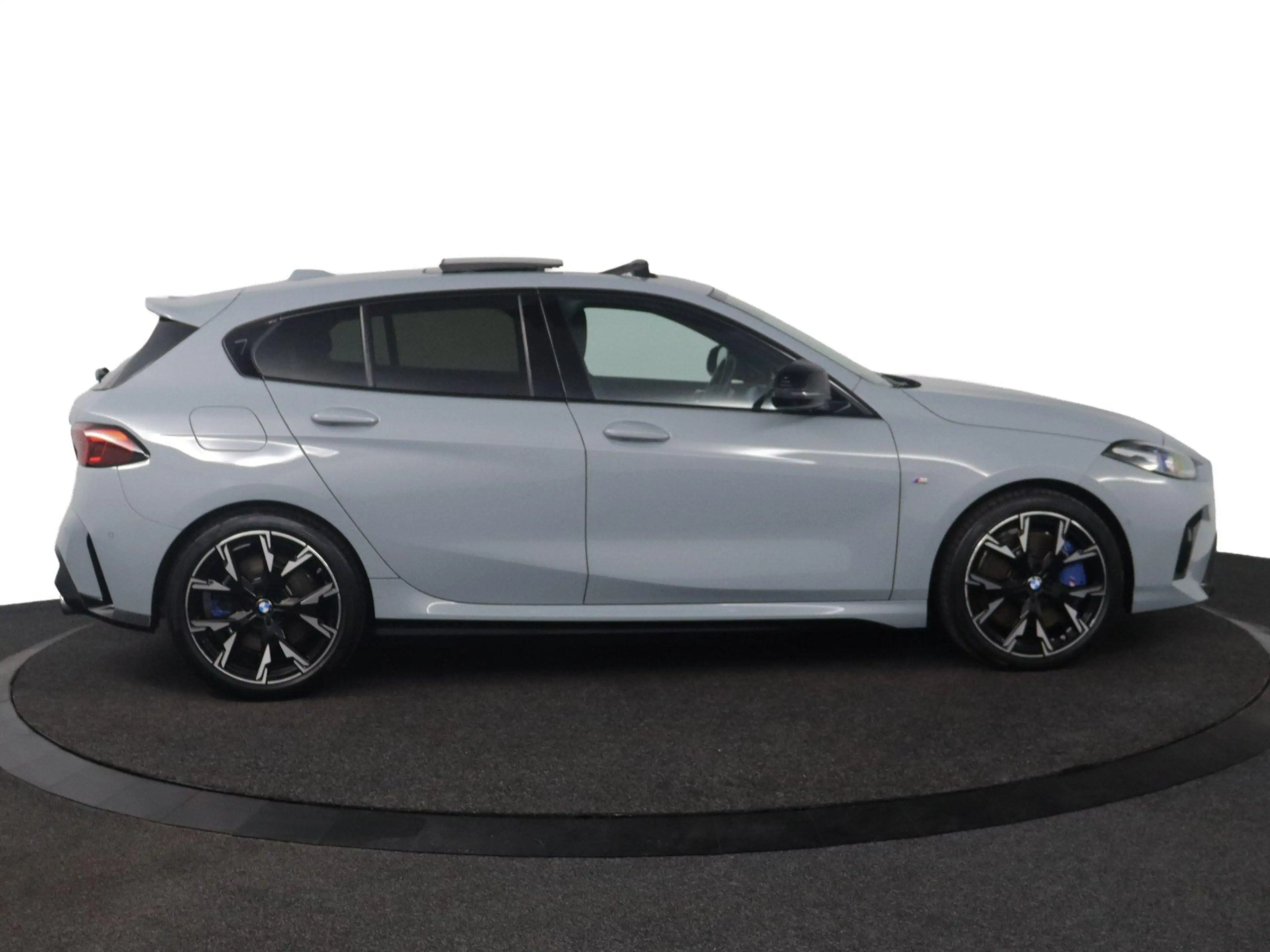 BMW 135 1-serie M135 xDrive Panoramadak | Iconic Glow | Pa — photo 11