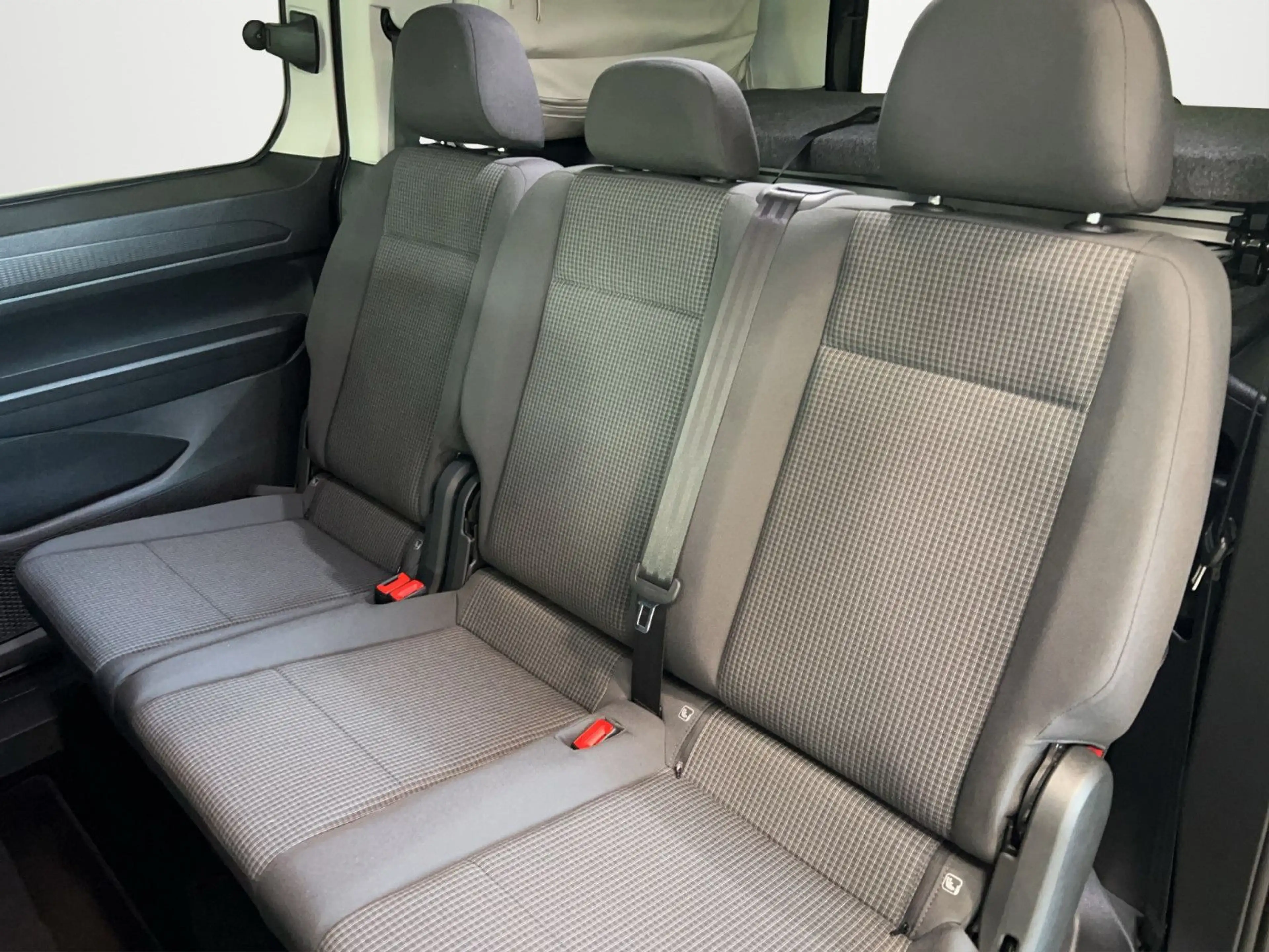 Volkswagen Caddy 1.5 TSI Maxi California Küche+Klappbett — photo 13