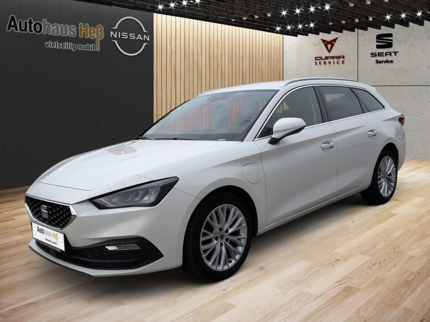 SEAT Leon Sportstourer 1.4 TSI Xcellence e-Hybrid Weiß - 1