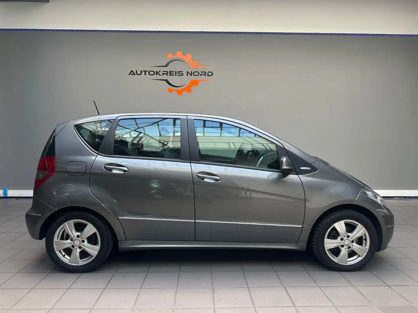 Mercedes-Benz A 180 A-Klasse A 180 CDI +HU NEU+KLIMA+AUTOMATIK+ Gris - 1