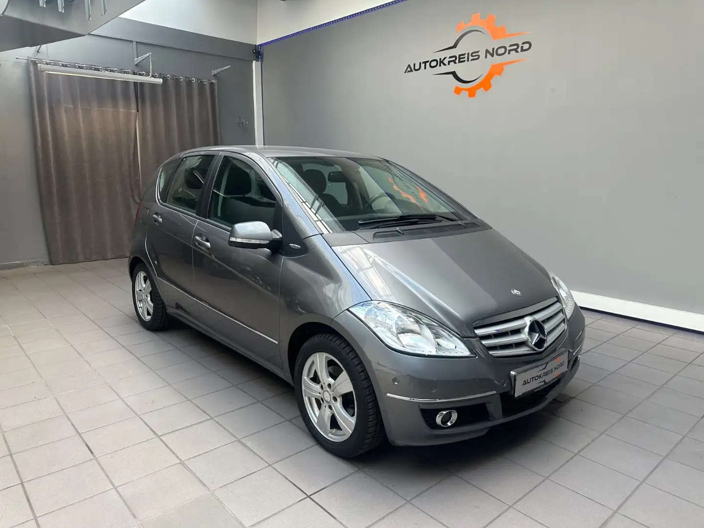 Mercedes-Benz A 180 A-Klasse A 180 CDI +HU NEU+KLIMA+AUTOMATIK+ Gris - 2