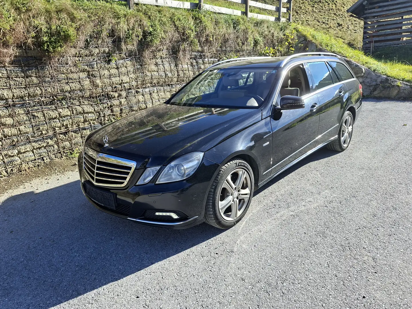 Mercedes-Benz E 350 E 350 T Avantgarde 4MATIC CDI Aut. Avantgarde Schwarz - 2