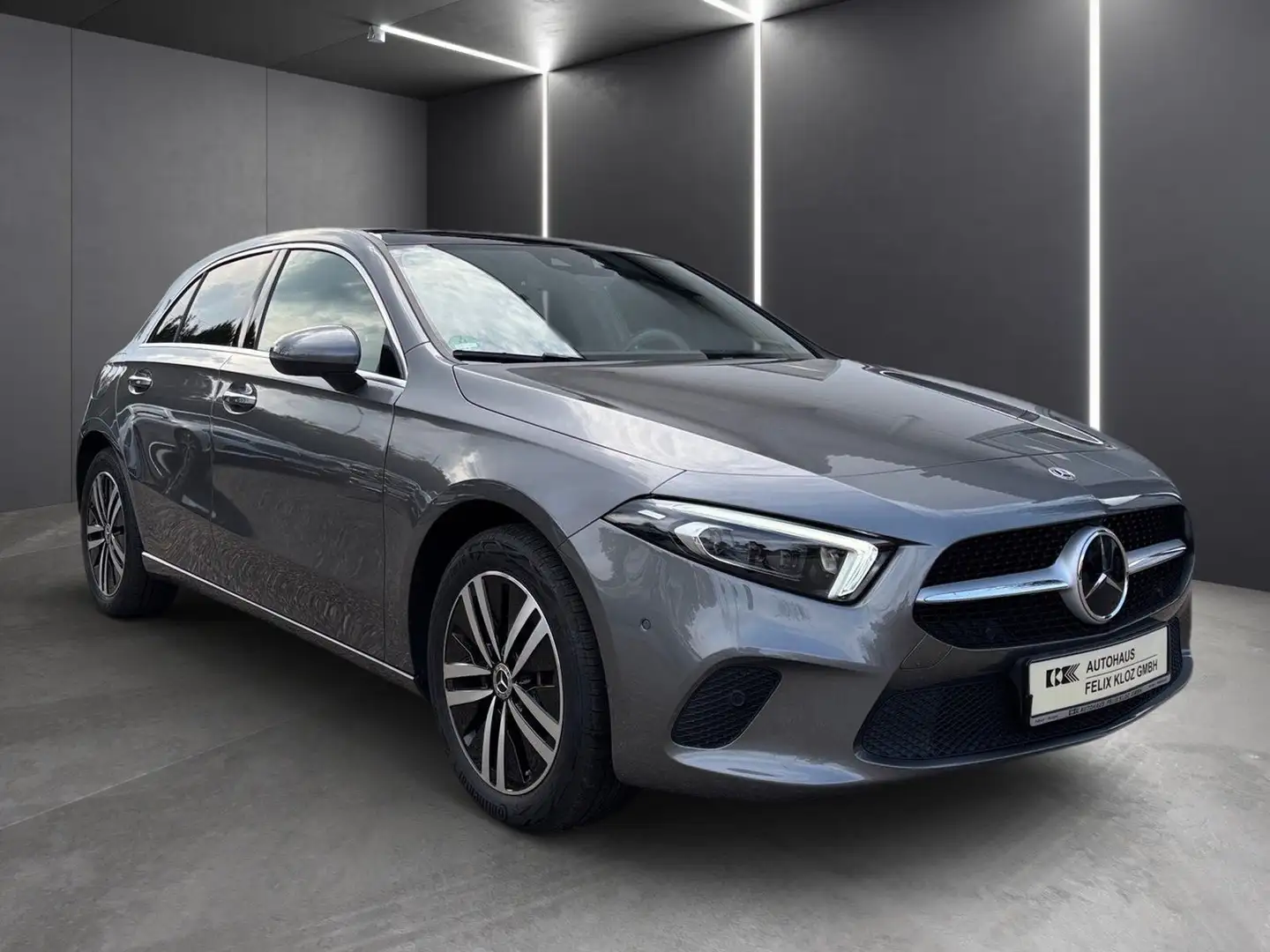Mercedes-Benz A 250 e Progressive*Pano*MultBeam*Distronic*360* Grau - 2