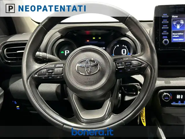 Toyota Yaris view 16