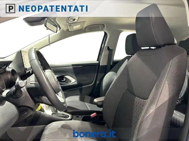 Toyota Yaris view 14