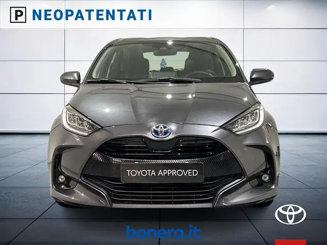 Toyota Yaris view 3