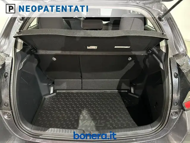 Toyota Yaris view 13