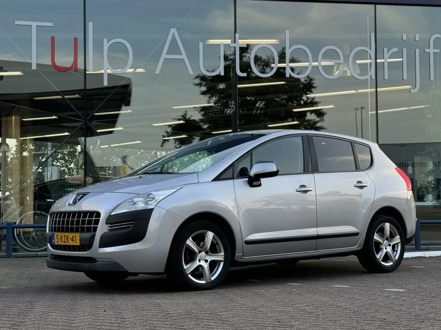 Peugeot 3008 1.6 VTi Access 2012 org 71799 km nap Airco Grau - 2
