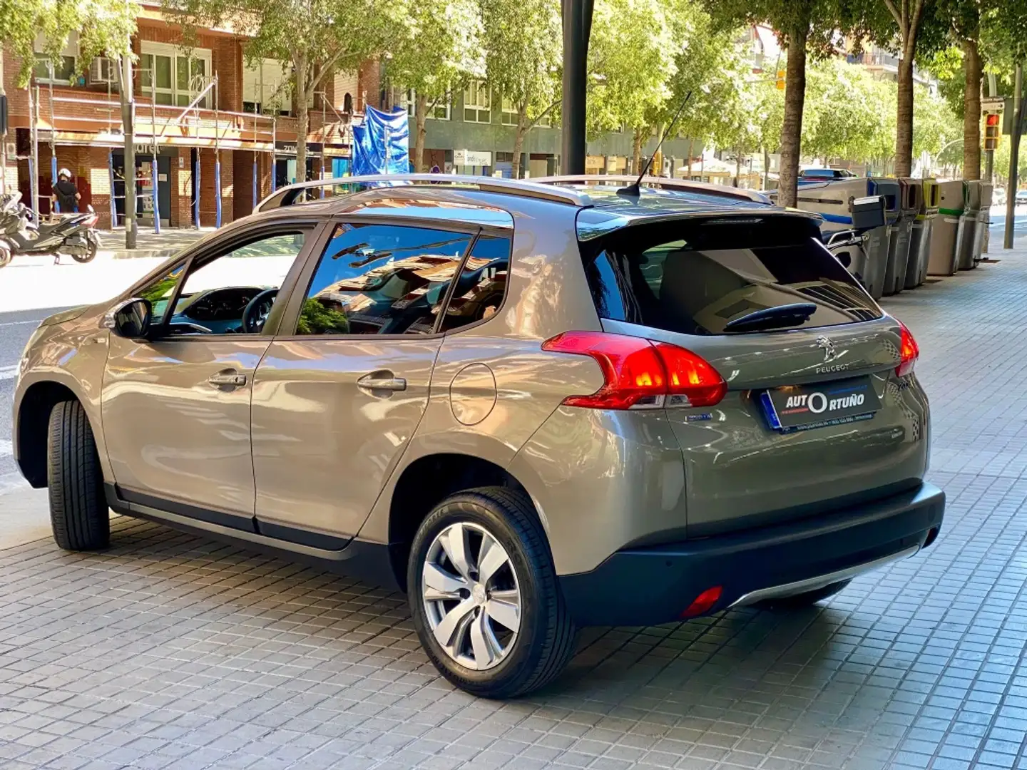 Peugeot 2008 1.6 BlueHDI Active 100 Beige - 2