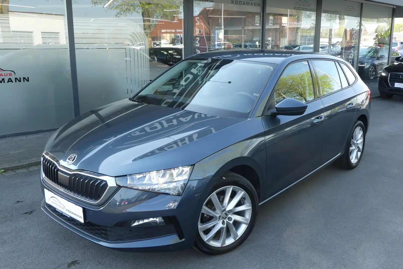 Skoda Scala Style 1.0TSI*Keyless*Cam*Navi*LED*Virtual Grau - 2