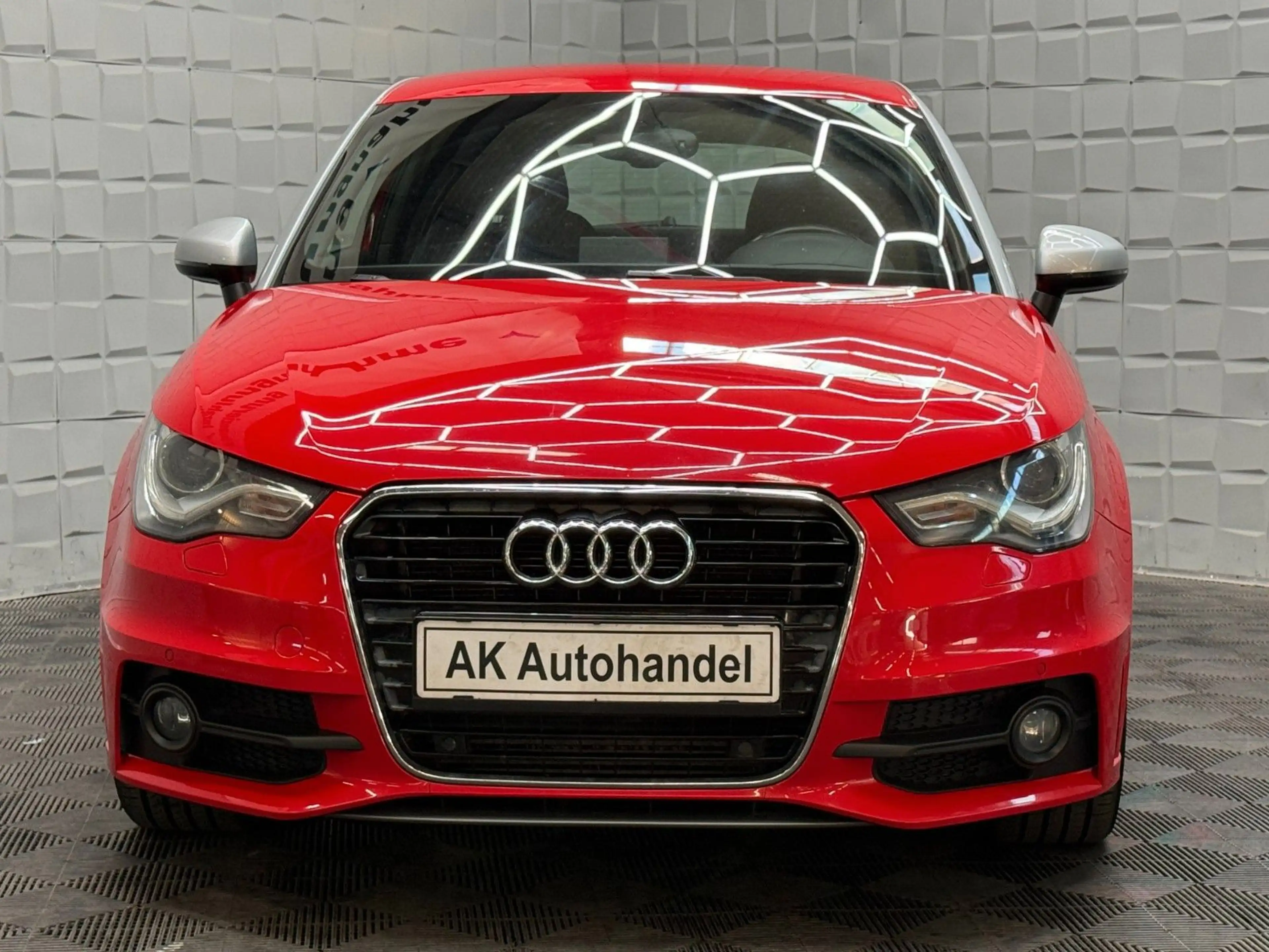 Audi A1 ambition S-Line Xenon Navi PDC SHZ 8-fach — photo 2