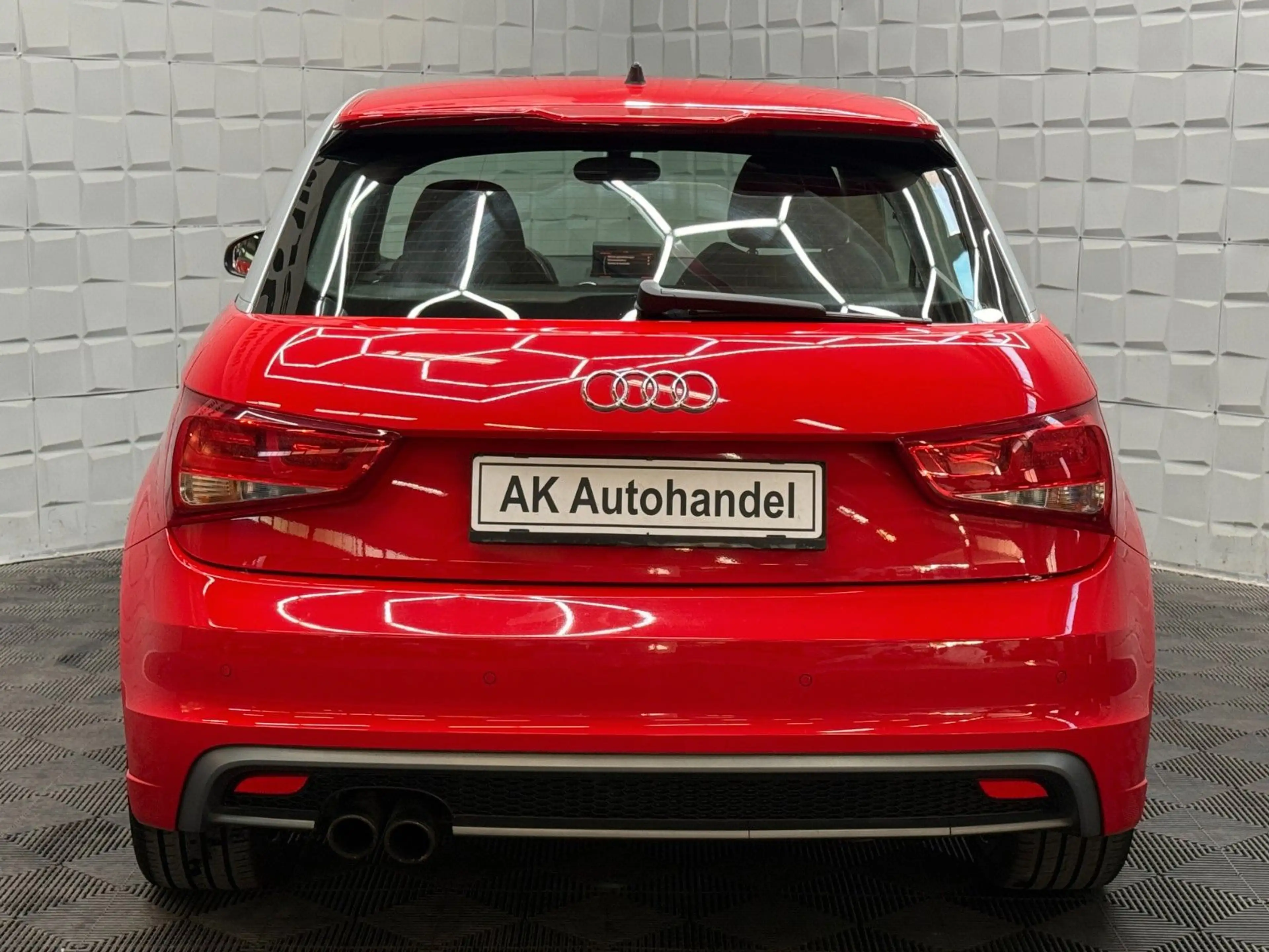 Audi A1 ambition S-Line Xenon Navi PDC SHZ 8-fach — photo 5