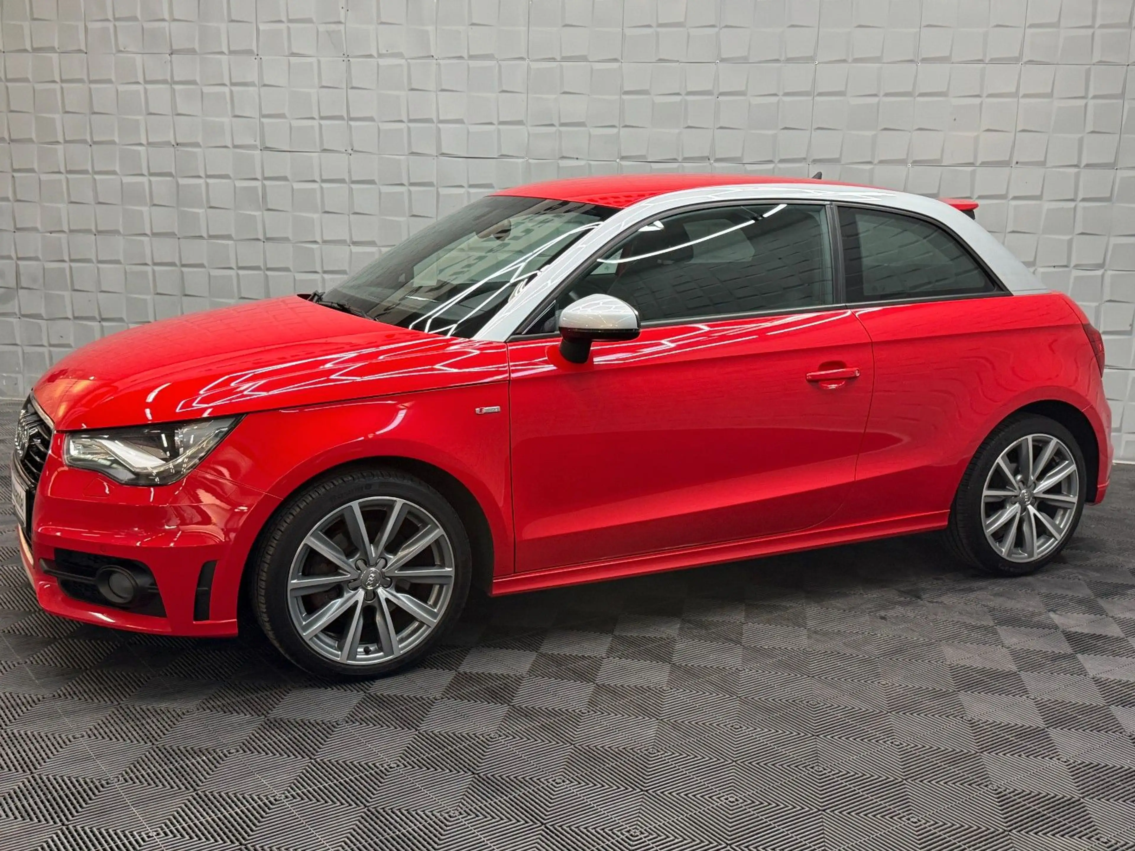 Audi A1 ambition S-Line Xenon Navi PDC SHZ 8-fach — photo 7