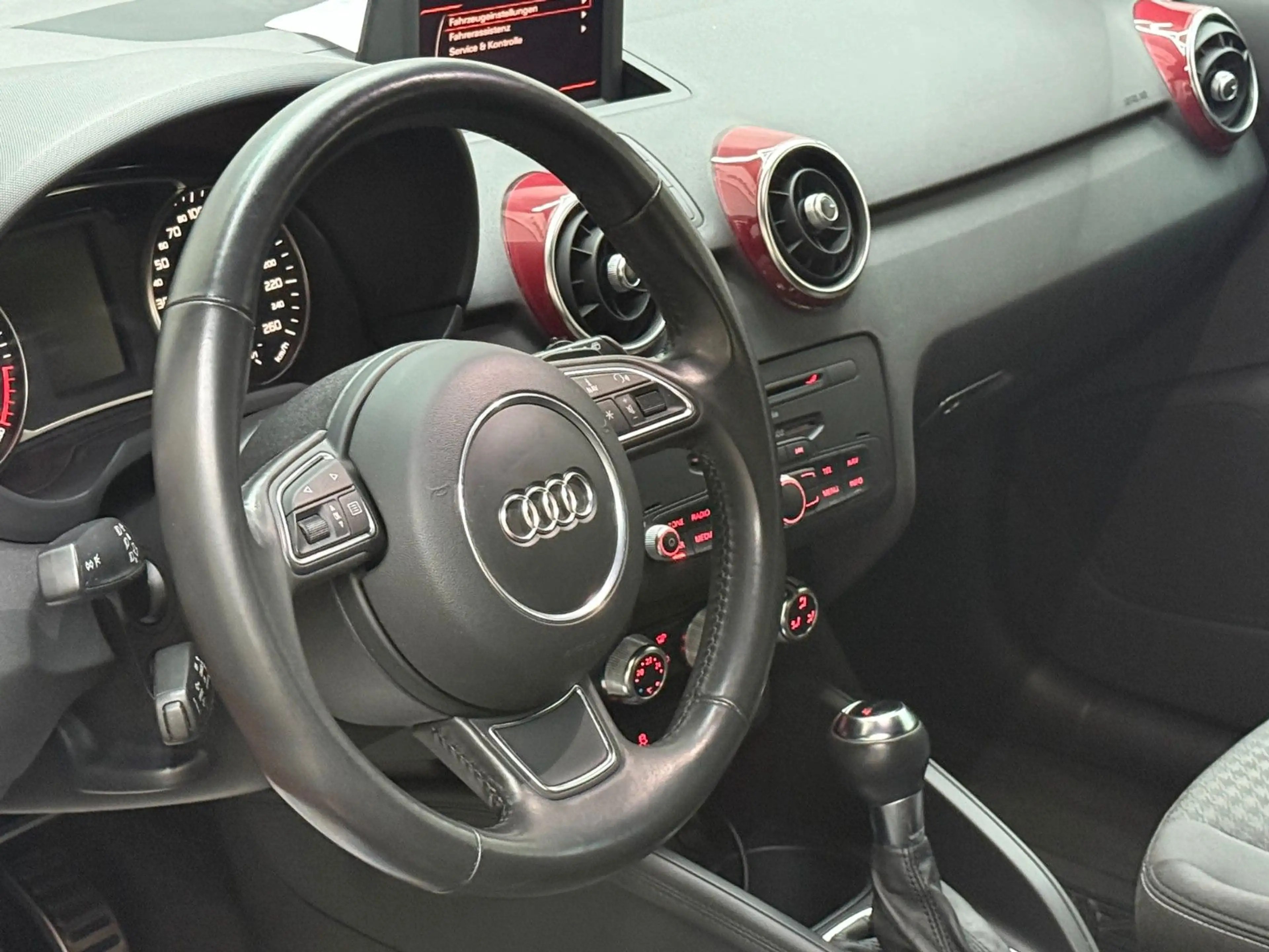 Audi A1 ambition S-Line Xenon Navi PDC SHZ 8-fach — photo 12