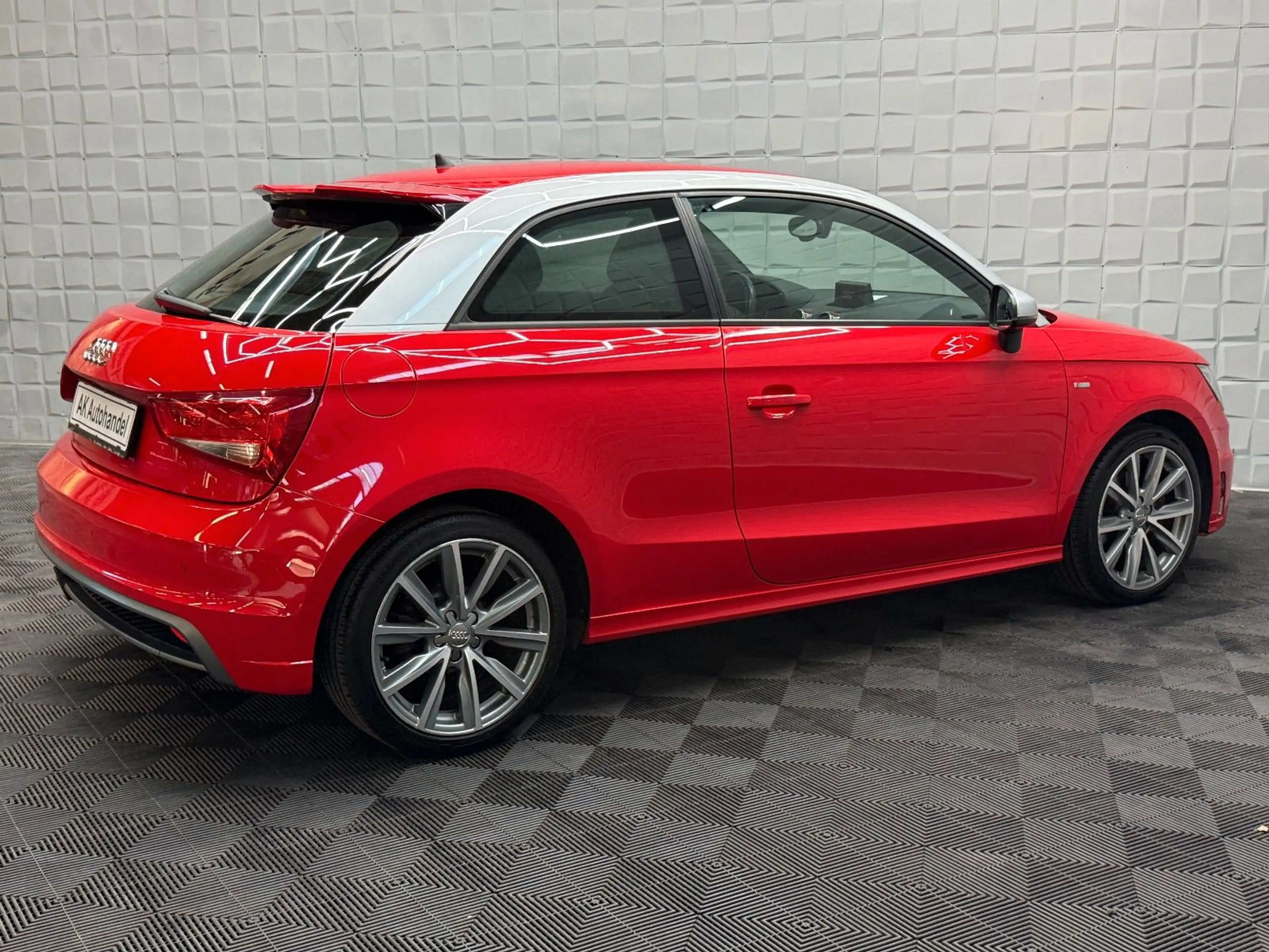 Audi A1 ambition S-Line Xenon Navi PDC SHZ 8-fach — photo 8