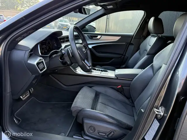 Audi A6 view 11