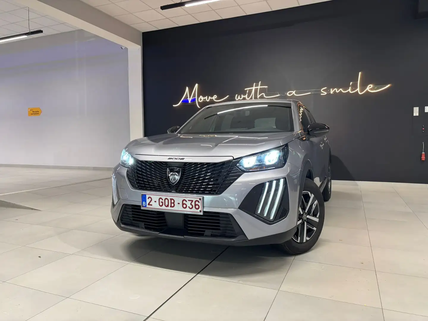Peugeot 2008 2008 Hybrid 136 e-DSC Style Grijs - 1