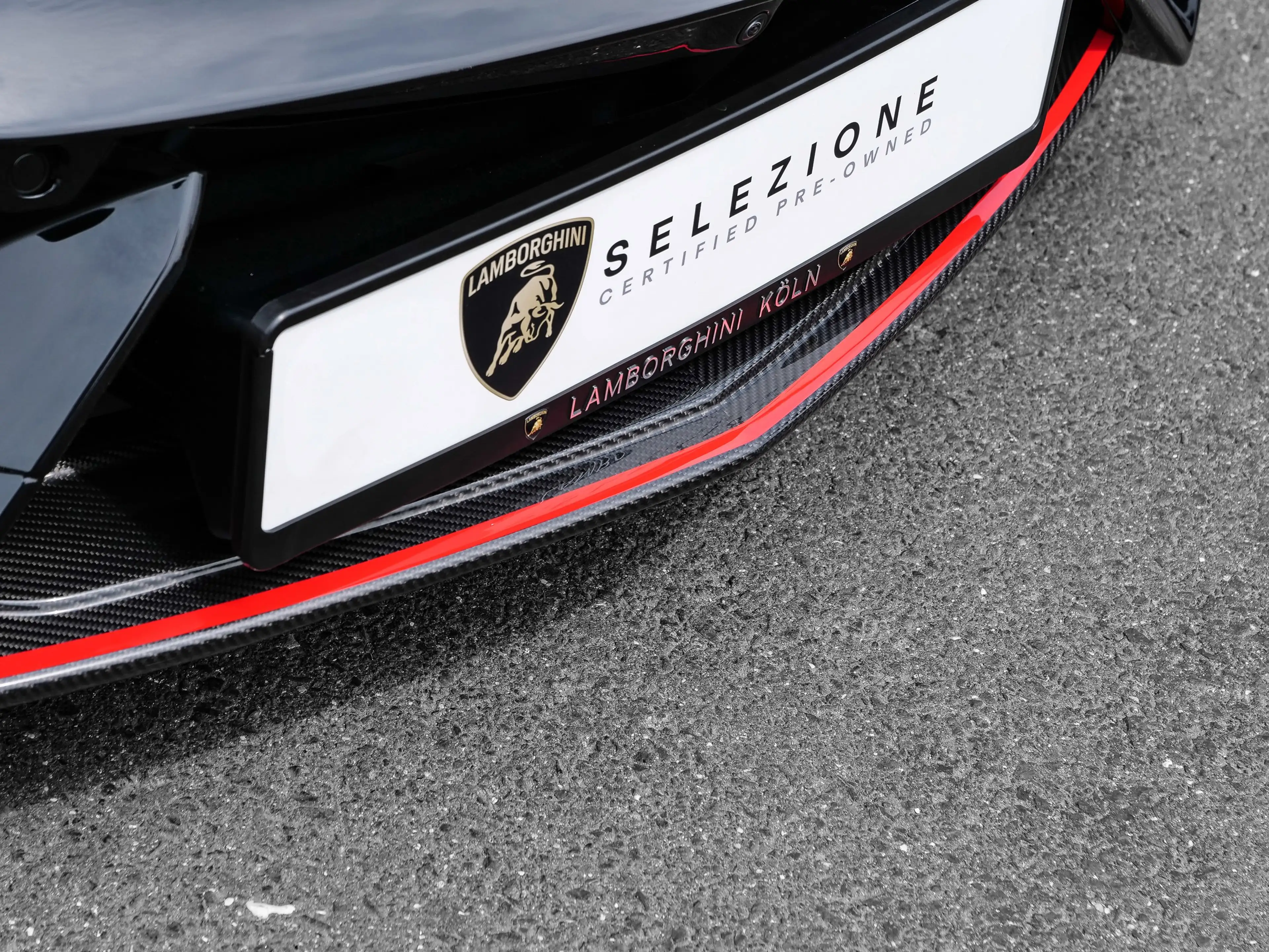 Lamborghini Revuelto Nero Noctis, Carbon, Corsa Tex — photo 15