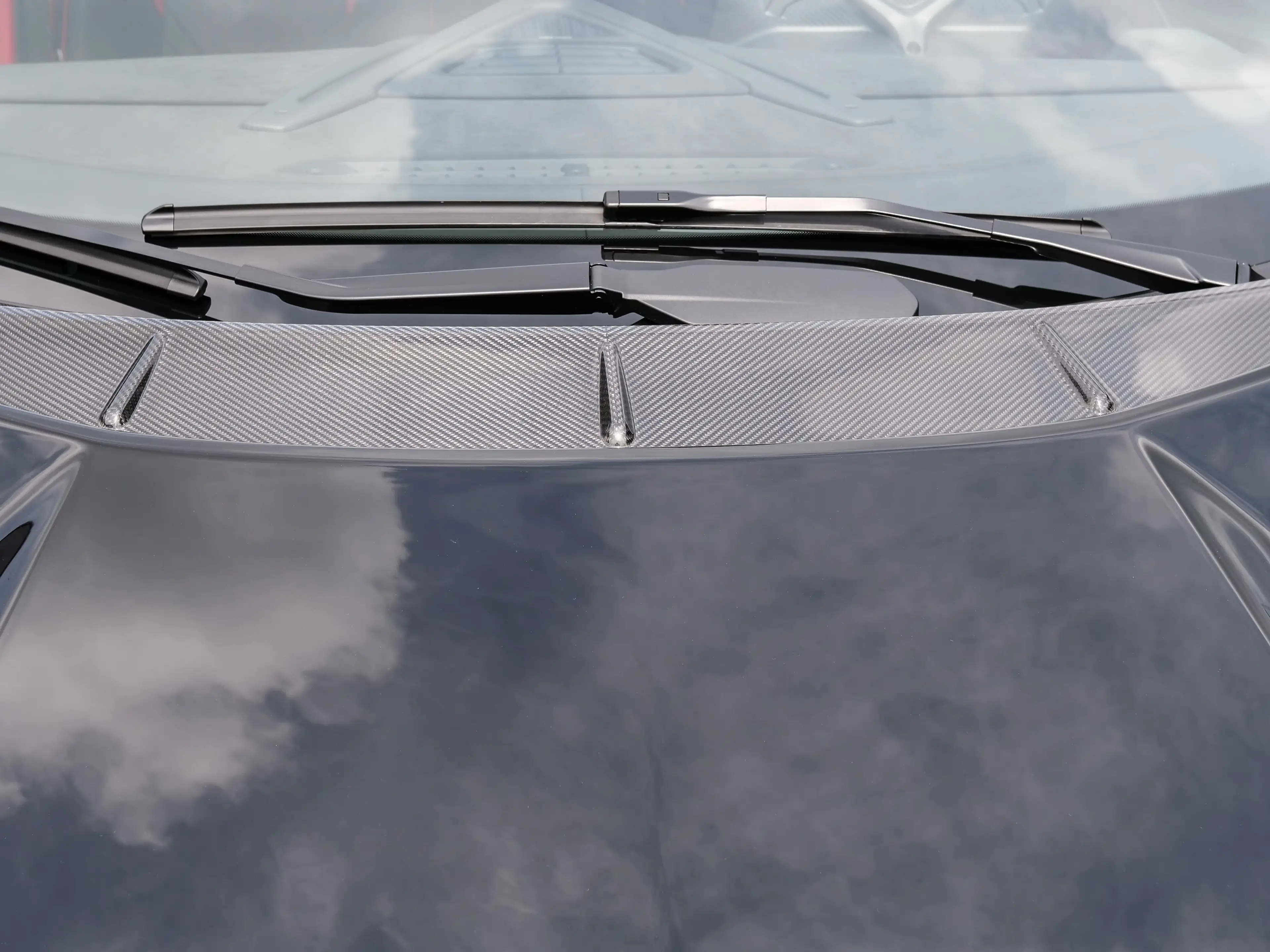 Lamborghini Revuelto Nero Noctis, Carbon, Corsa Tex — photo 12