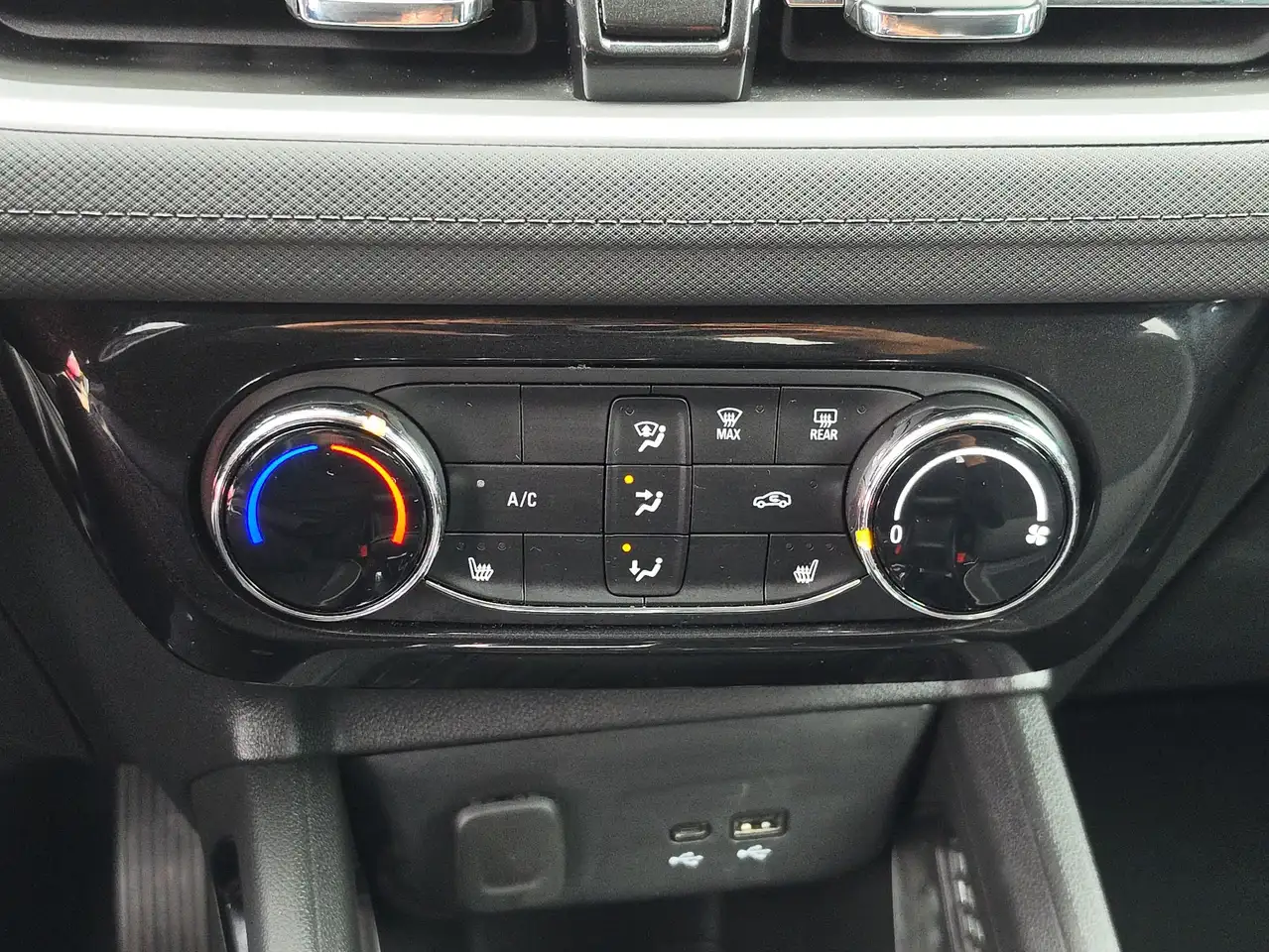 Chevrolet Trailblazer photo Chevrolet Trailblazer
