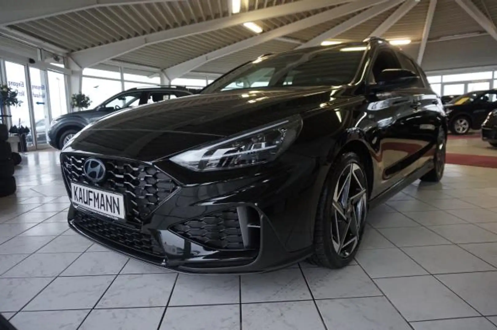Hyundai i30 I30 N-LINE 1,5 T-GDI DCT 18 LED NAV KAM ACC SHZ Schwarz - 2
