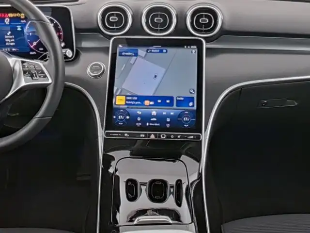 Mercedes-Benz C-Class view 4