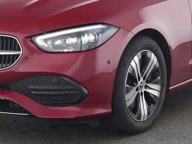 Mercedes-Benz C-Class view 3