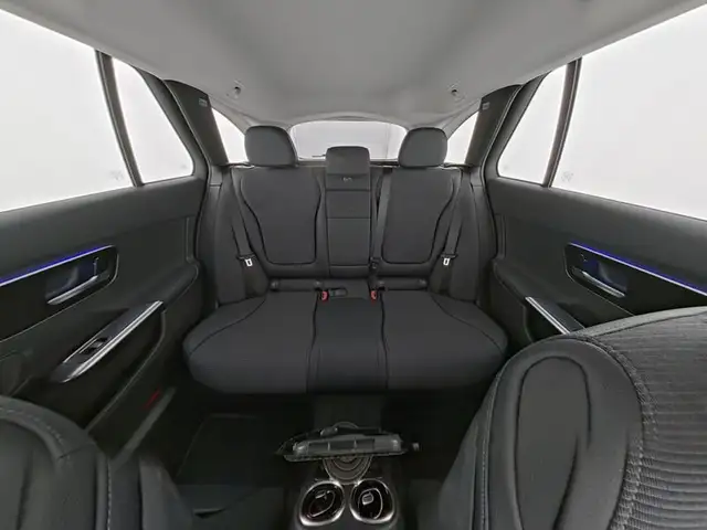 Mercedes-Benz C-Class view 7
