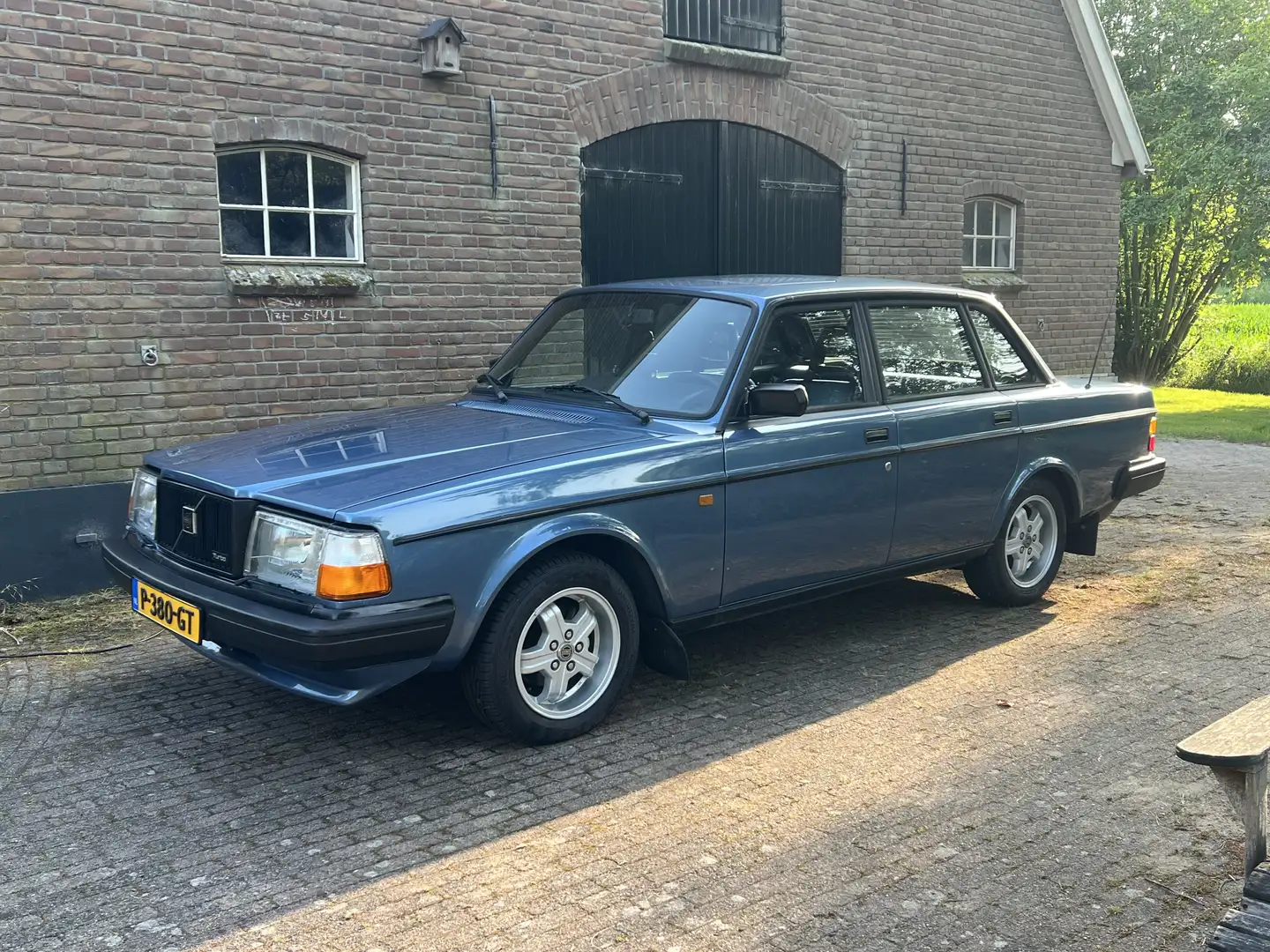 Volvo 244 2.0 Turbo Blau - 1