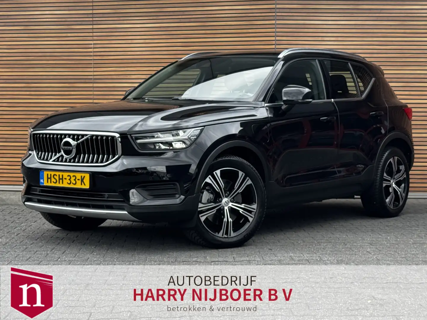 Volvo XC40 1.5 T4 Recharge Inscription PDC v+a / Camera / Nav Zwart - 1