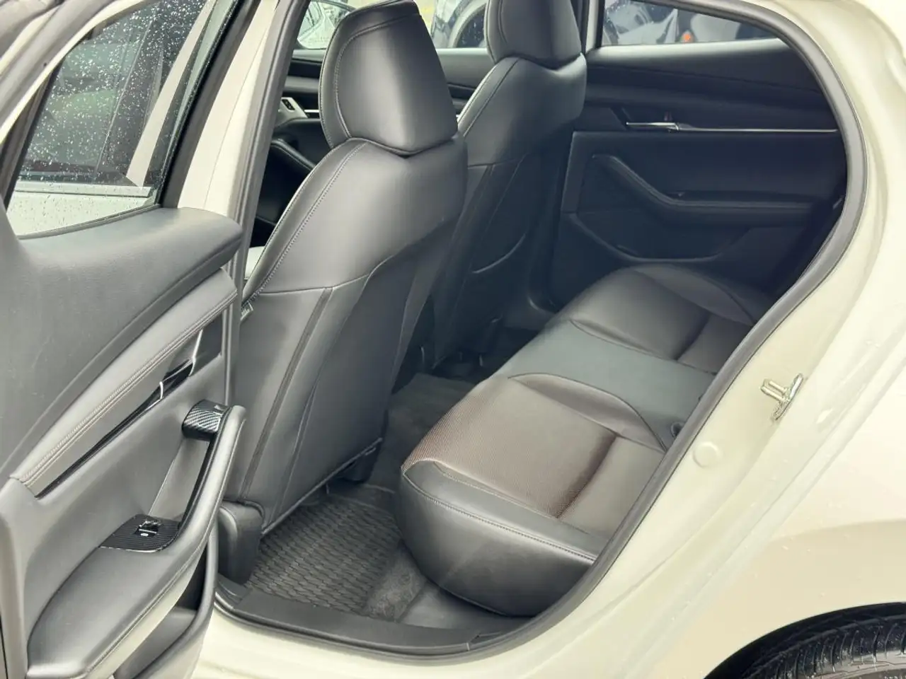 Mazda 3 снимка Mazda 3