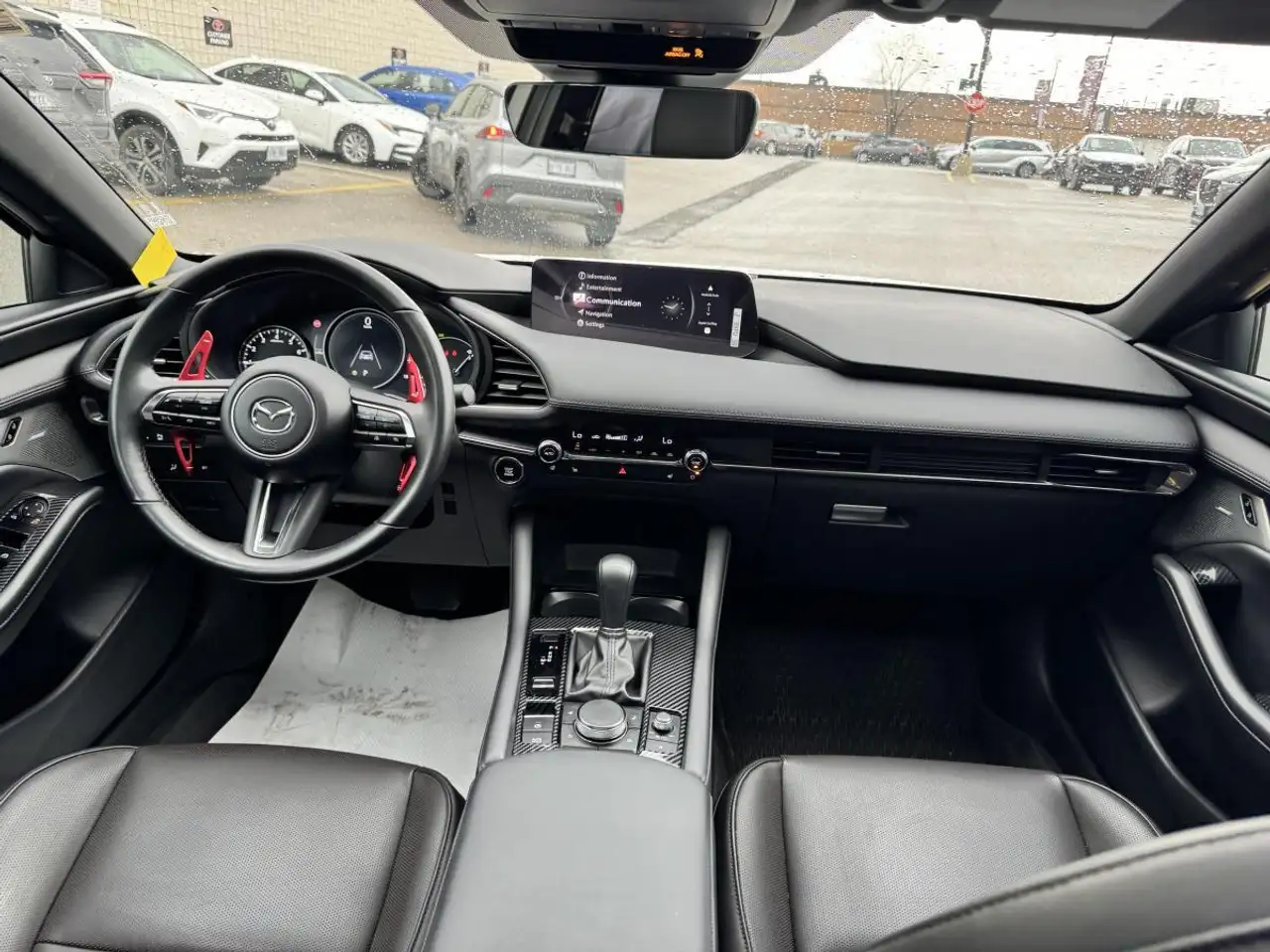 Mazda 3 снимка Mazda 3