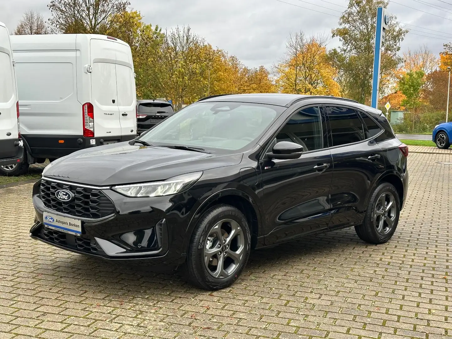 Ford Kuga Plug-In Hybrid ST-Line  AHK Winter Paket Schwarz - 1