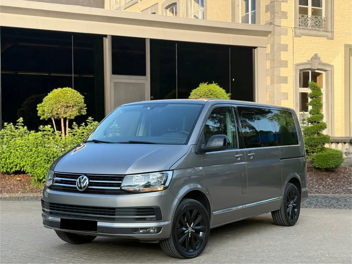 Volkswagen T6 Caravelle 2.0 TDi SCR 4Motion Highline DSG 7 Czarny - 1