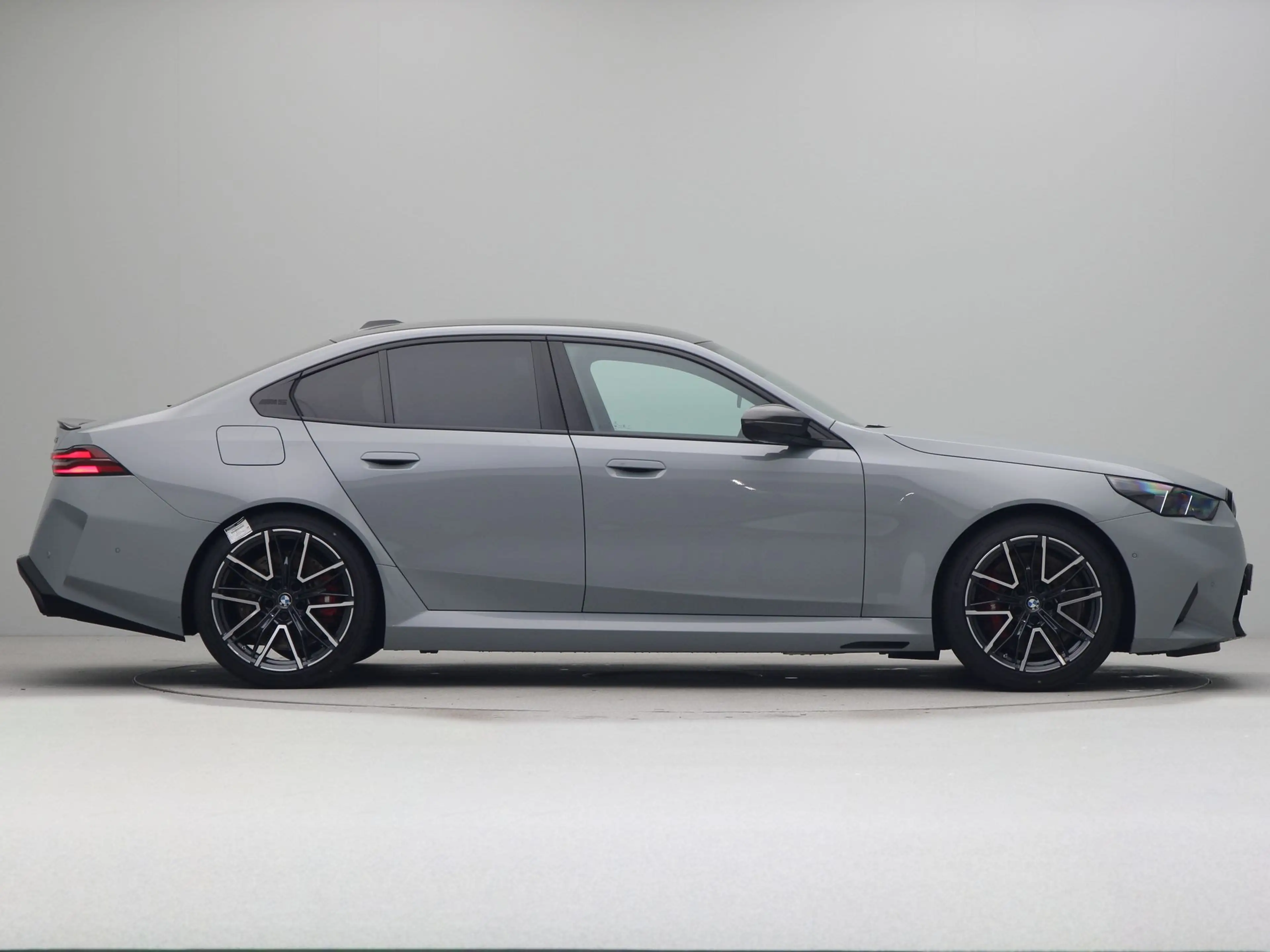 BMW M5 Sedan — photo 8