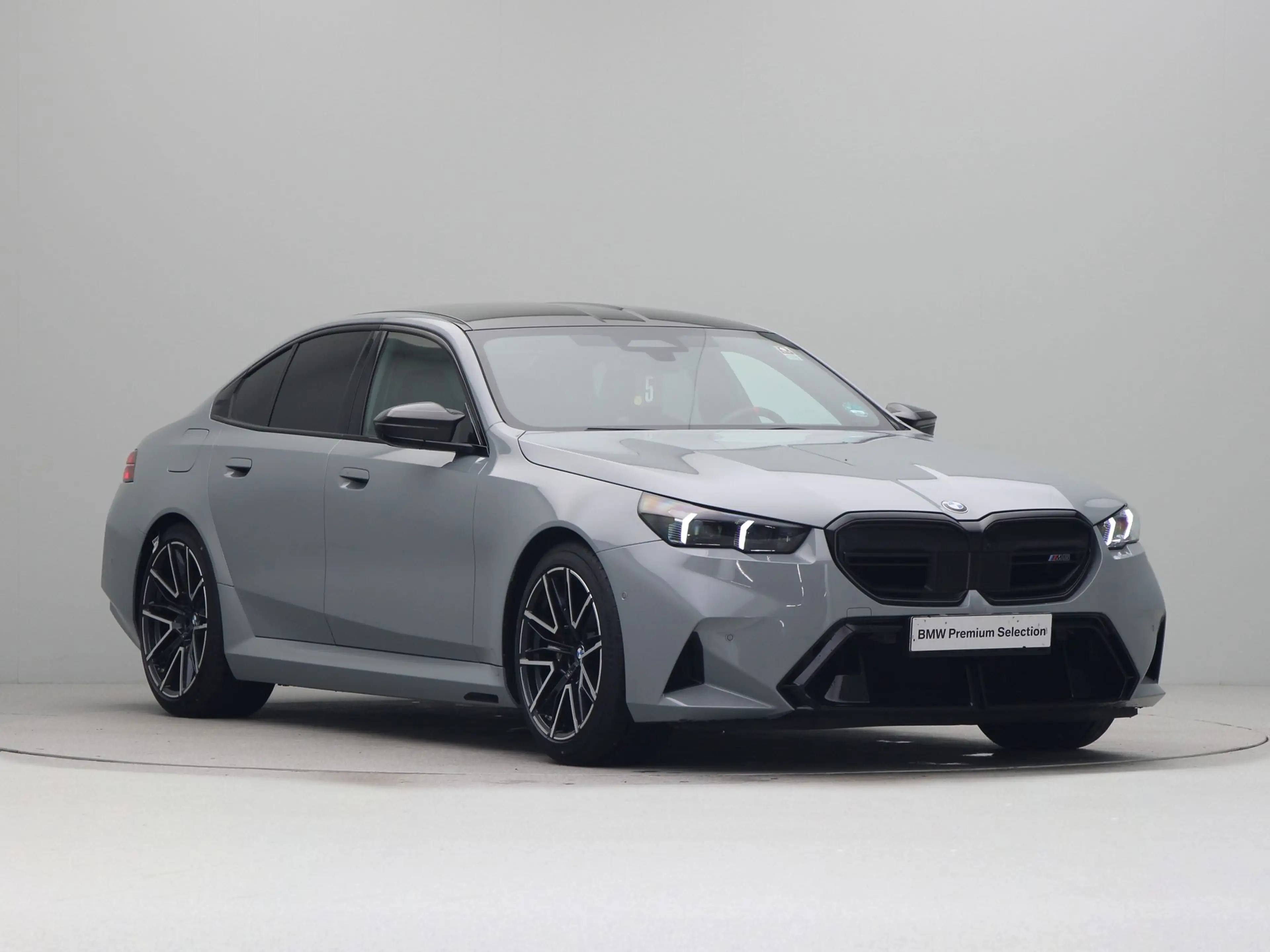 BMW M5 Sedan — photo 7