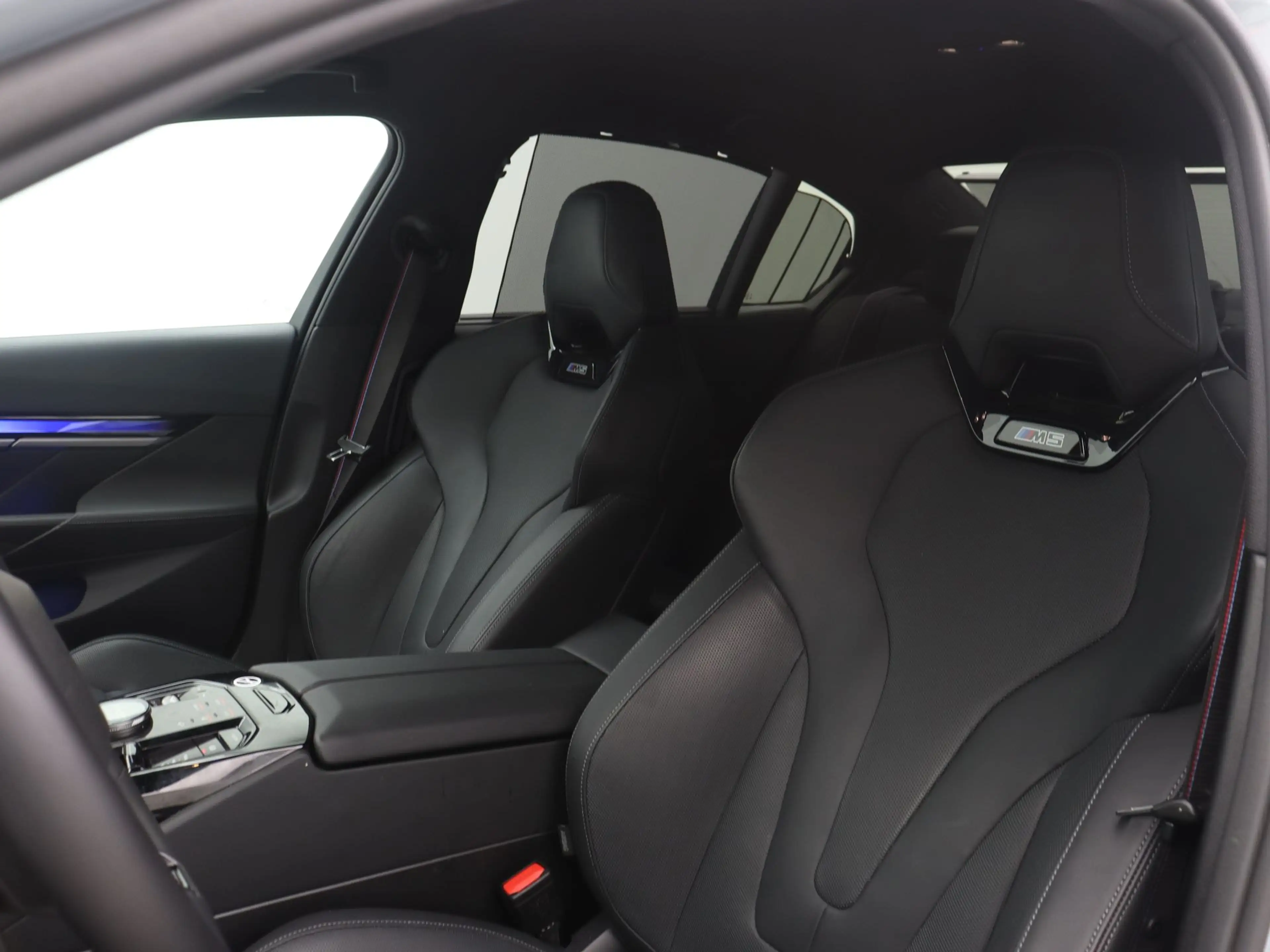 BMW M5 Sedan — photo 5
