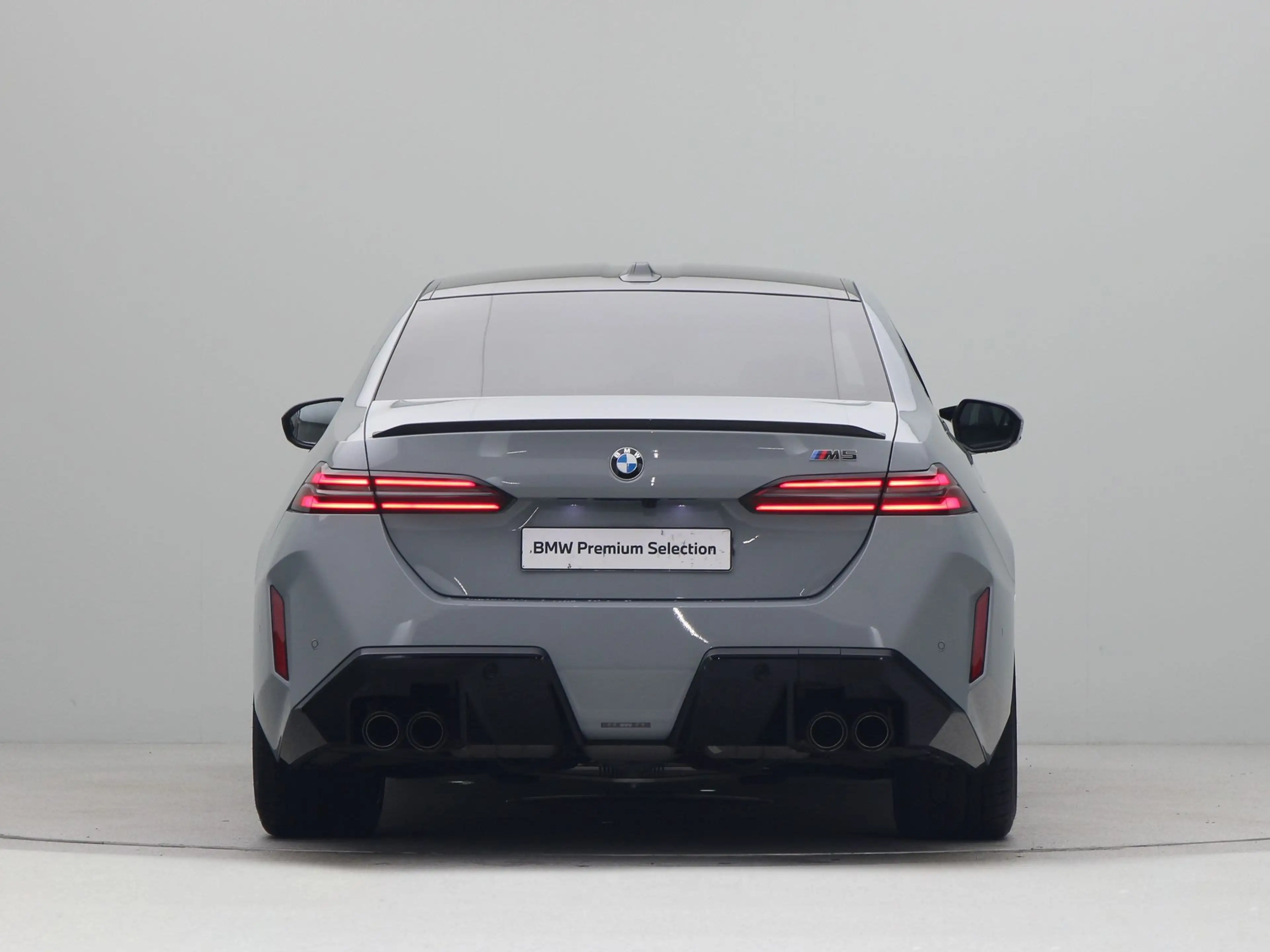 BMW M5 Sedan — photo 10