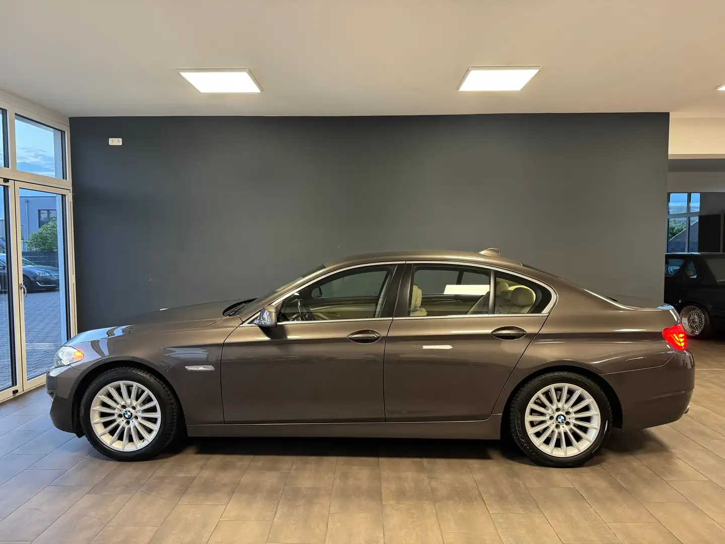 BMW 530 530d F10/NAVI/LEDER/XENON/ Braun - 2