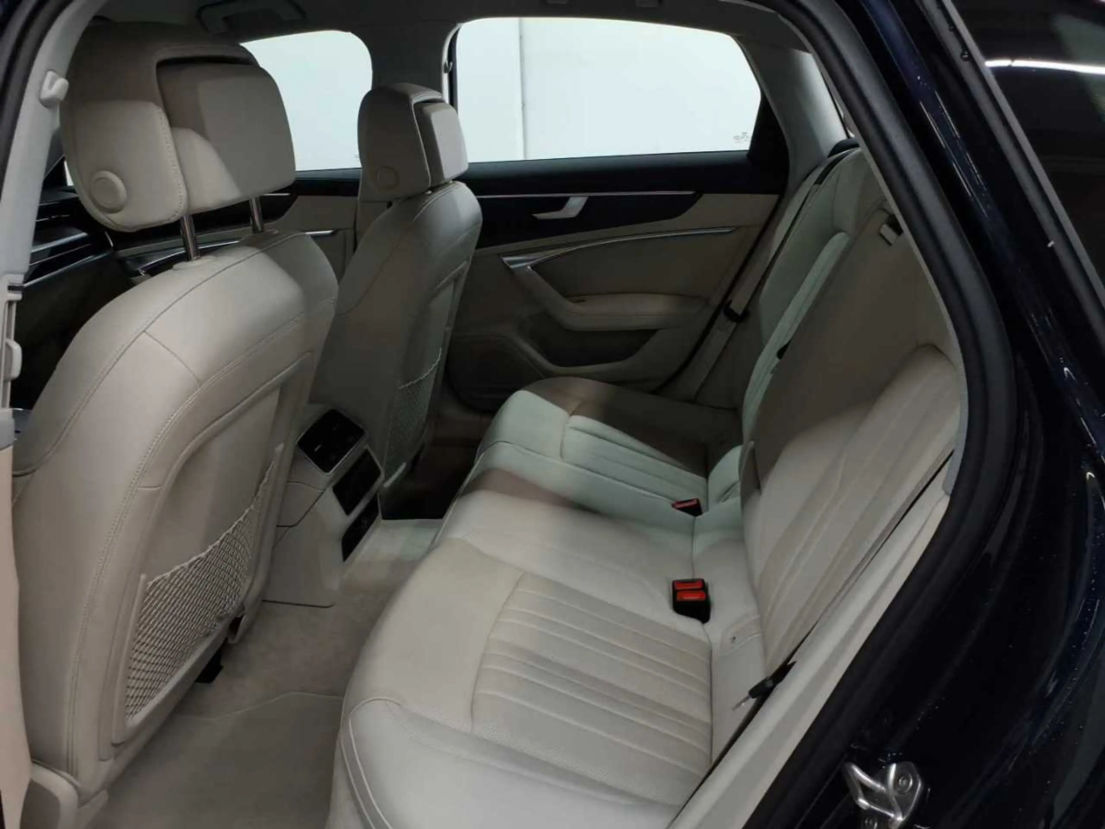 Audi A6 A6 40 TDI quattro S tronic LED KAM STHZ — photo 13