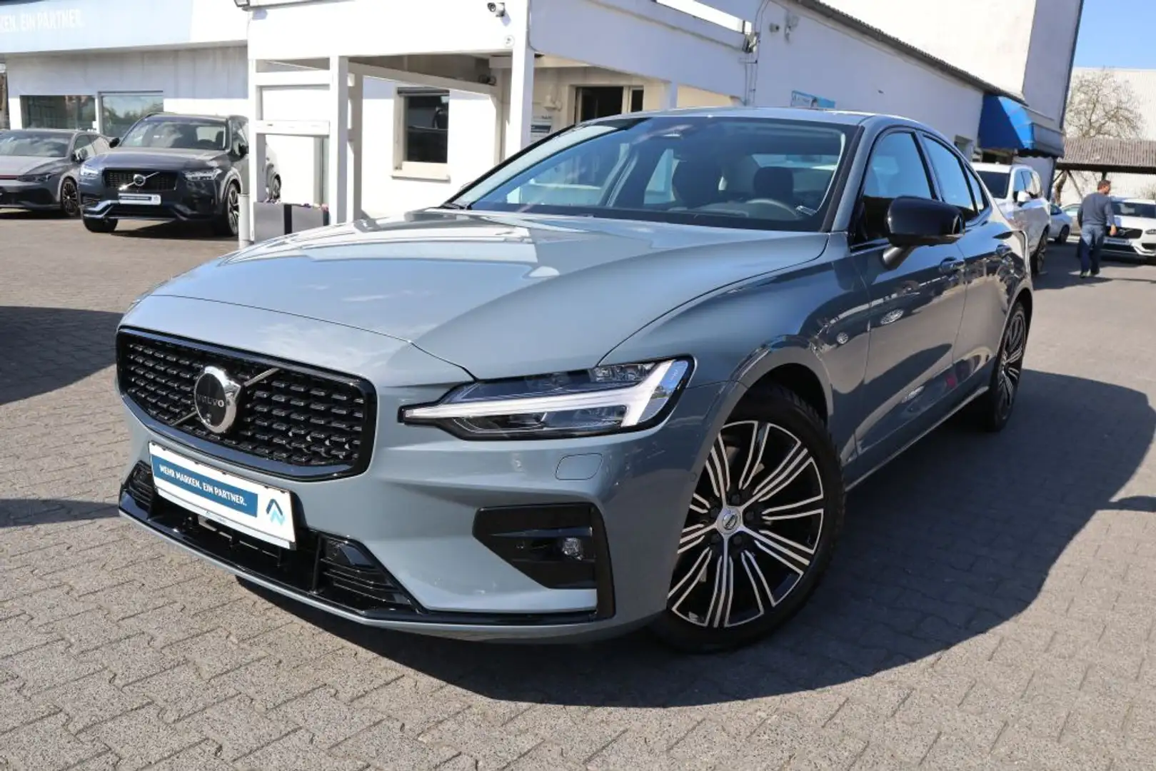 Volvo S60 S60 B5 B AWD Ultimate Dark|NAVI|SHZ V+H|360 CAM - 1