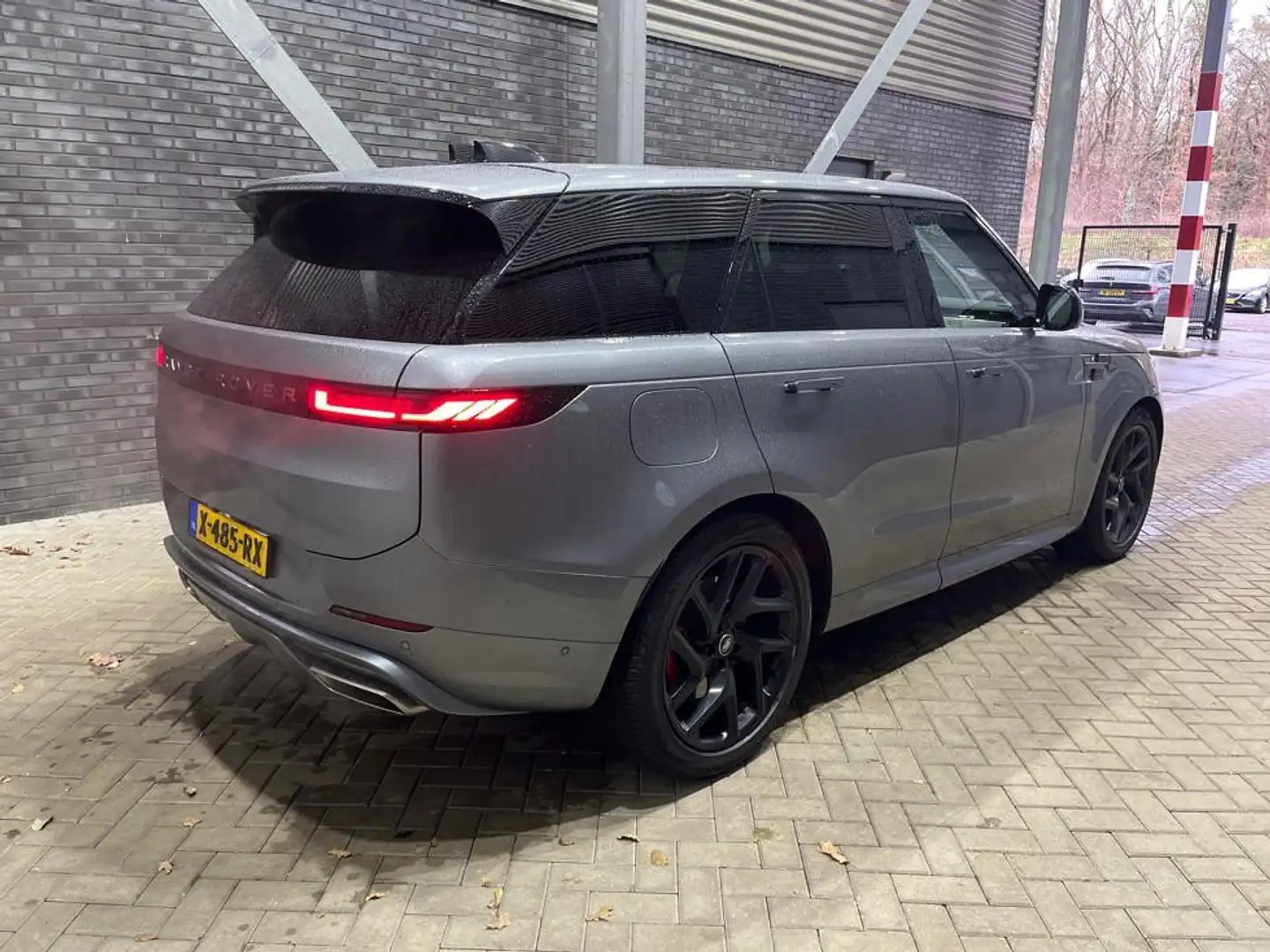 Land Rover Range Rover Sport 3.0 P440e Dynamic SE | Panoramadak | Luchtvering | Grau - 2