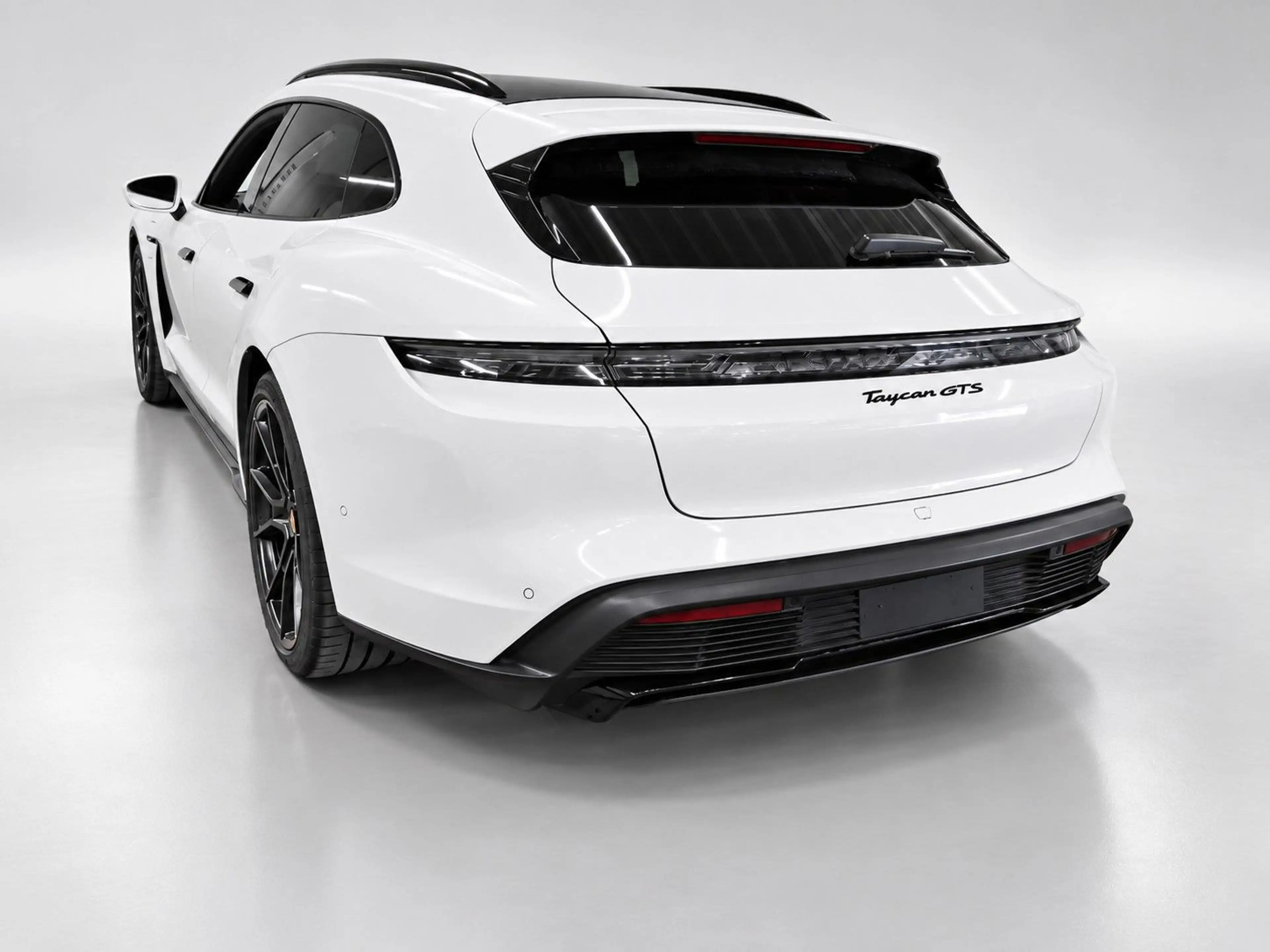 Porsche Taycan Sport Turismo GTS — photo 2