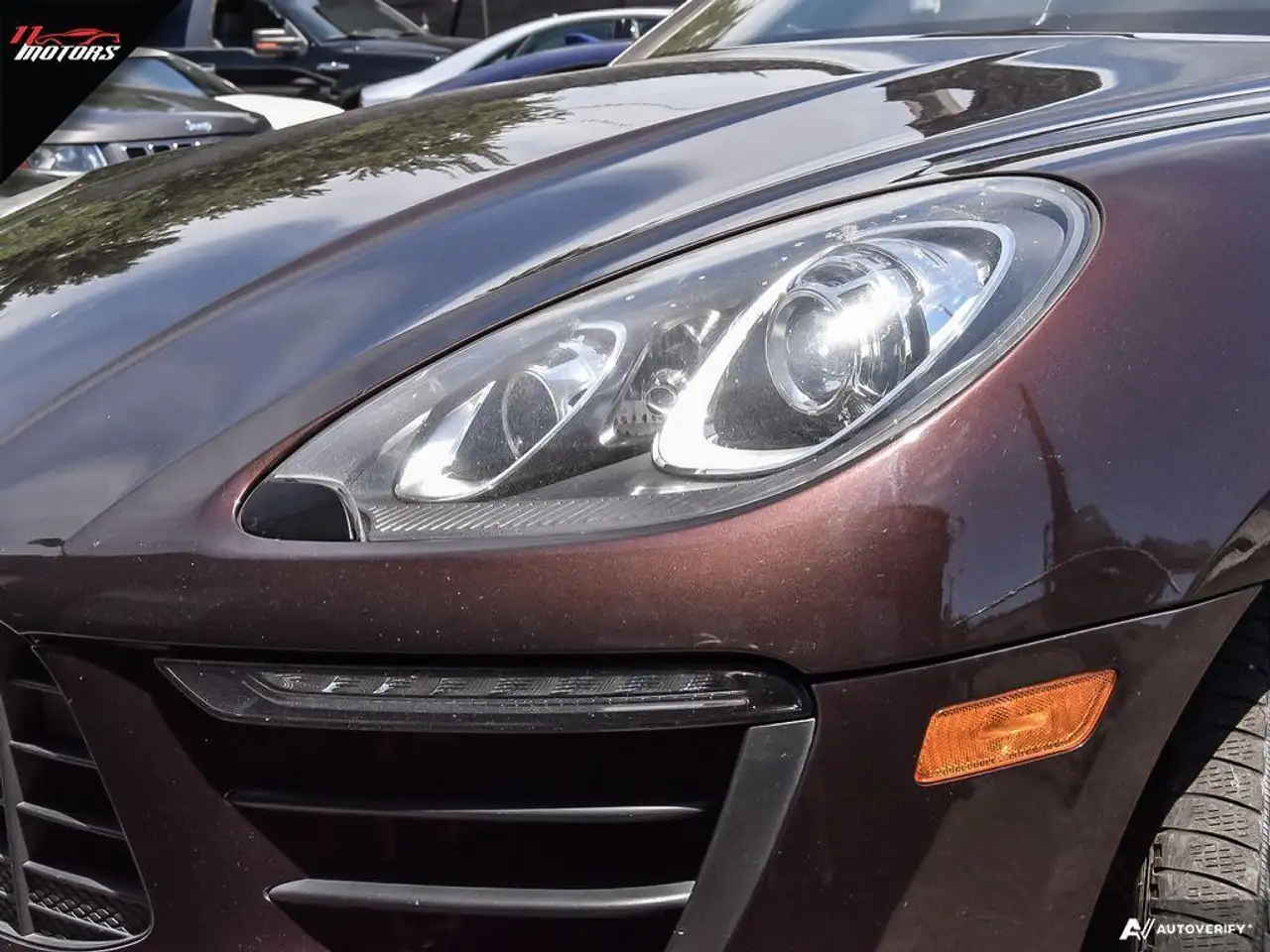 Porsche Macan photo Porsche Macan
