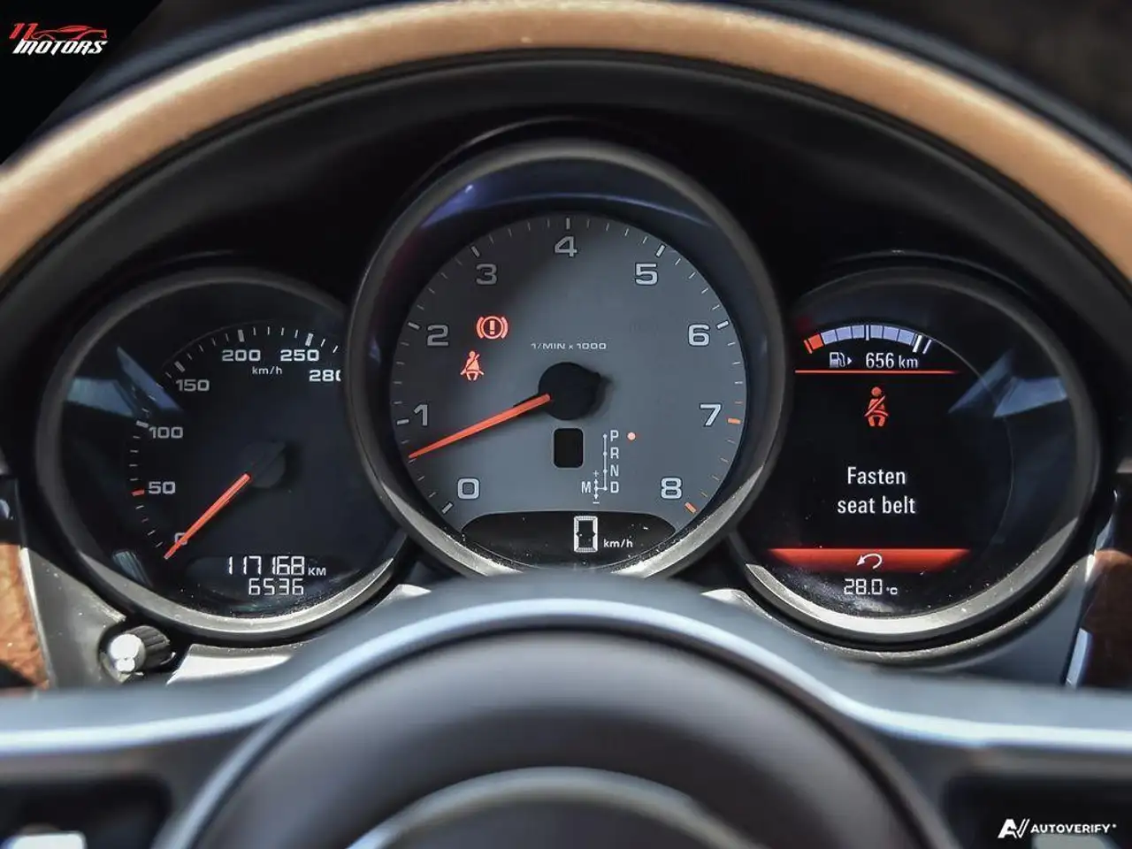 Porsche Macan photo Porsche Macan